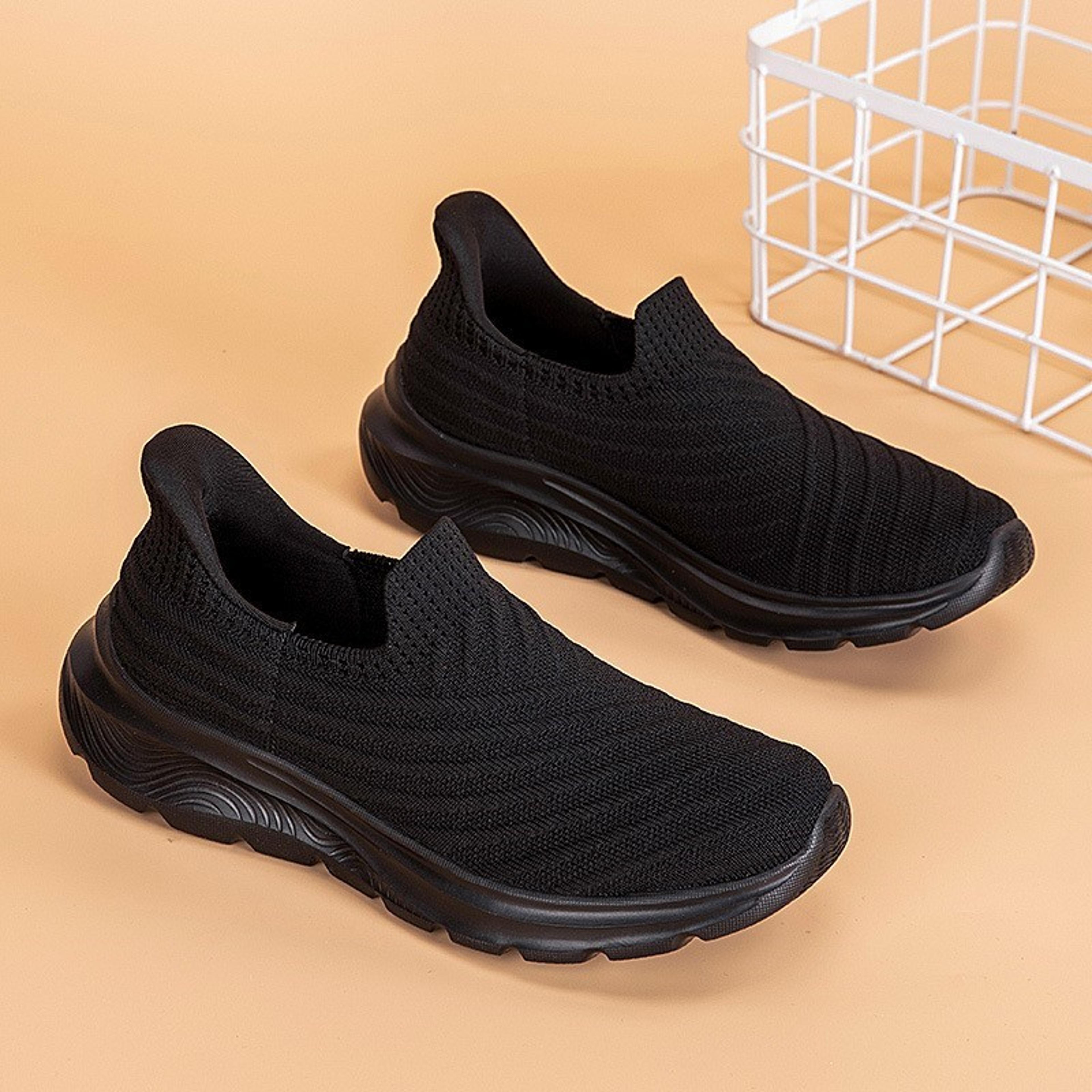 Slip On Sneakers For Woman Fashion Casual Shoes Non Slip Women Sports Shoes Breathable Running Foot 6