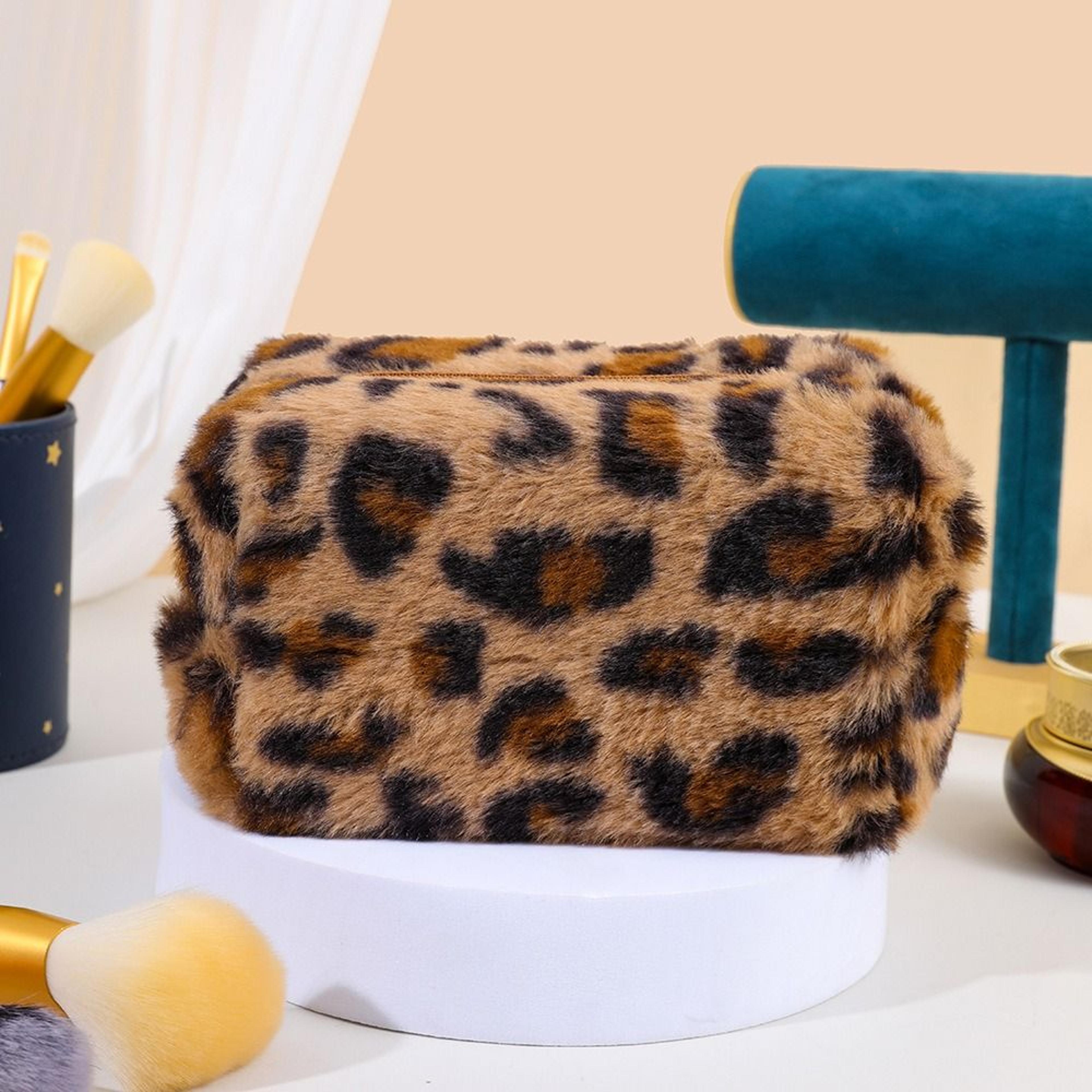 Fashion Leopard Print Makeup Bag High Quality Large Capacity Zipper Toiletry Bag Portable Plush Tra 4