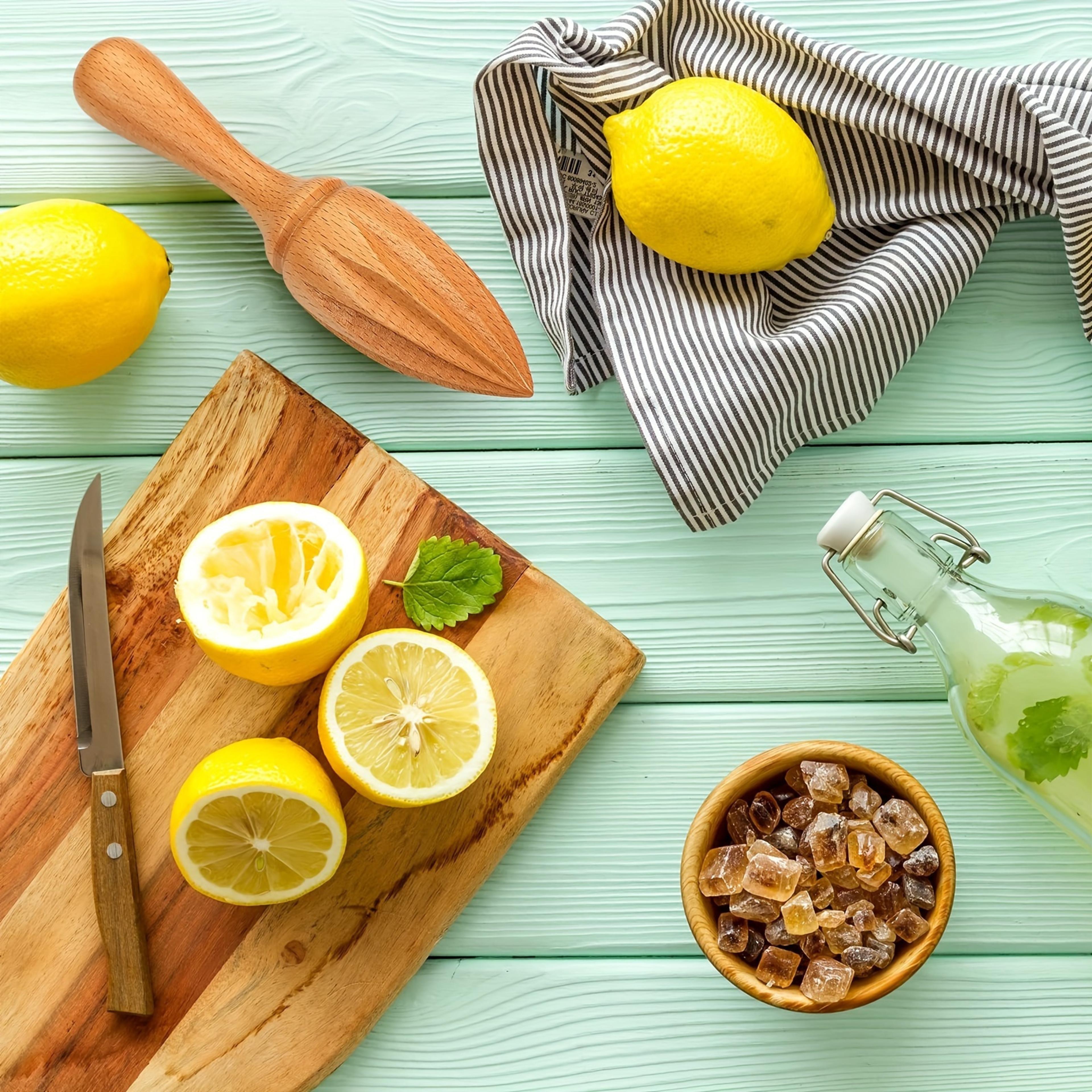 Orange Manual Lemon Juicer Mini Fruit Juicer Wooden Lemons Squeezer Portable Hand Press Citrus Juic 2