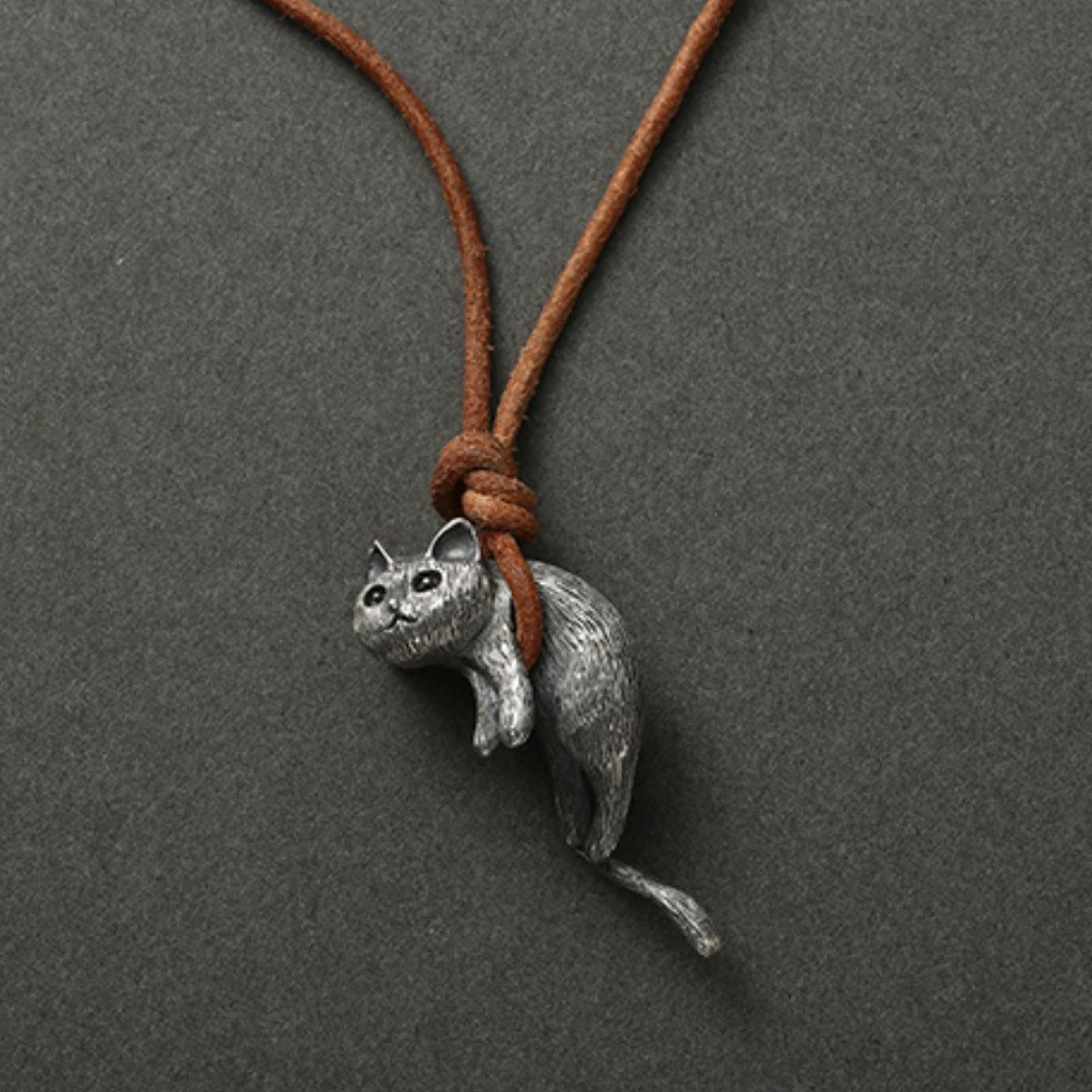 creative cat pendant necklace for couples personalized jewelry gift for cat lovers unique design for women men