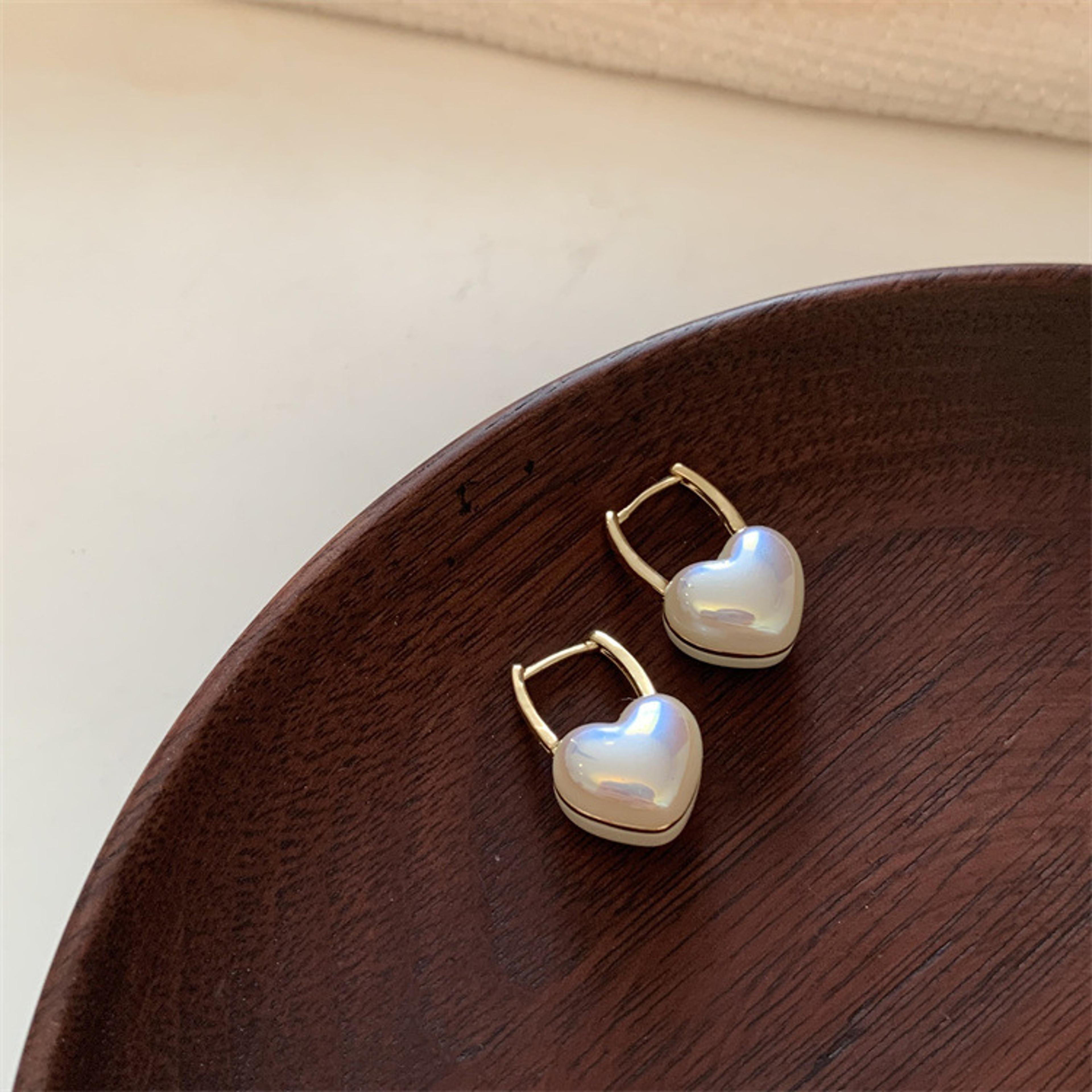 Elegant New Trend Jewelry Pearl Heart Shaped Hoop Earrings For Women Luxury Accessories 9