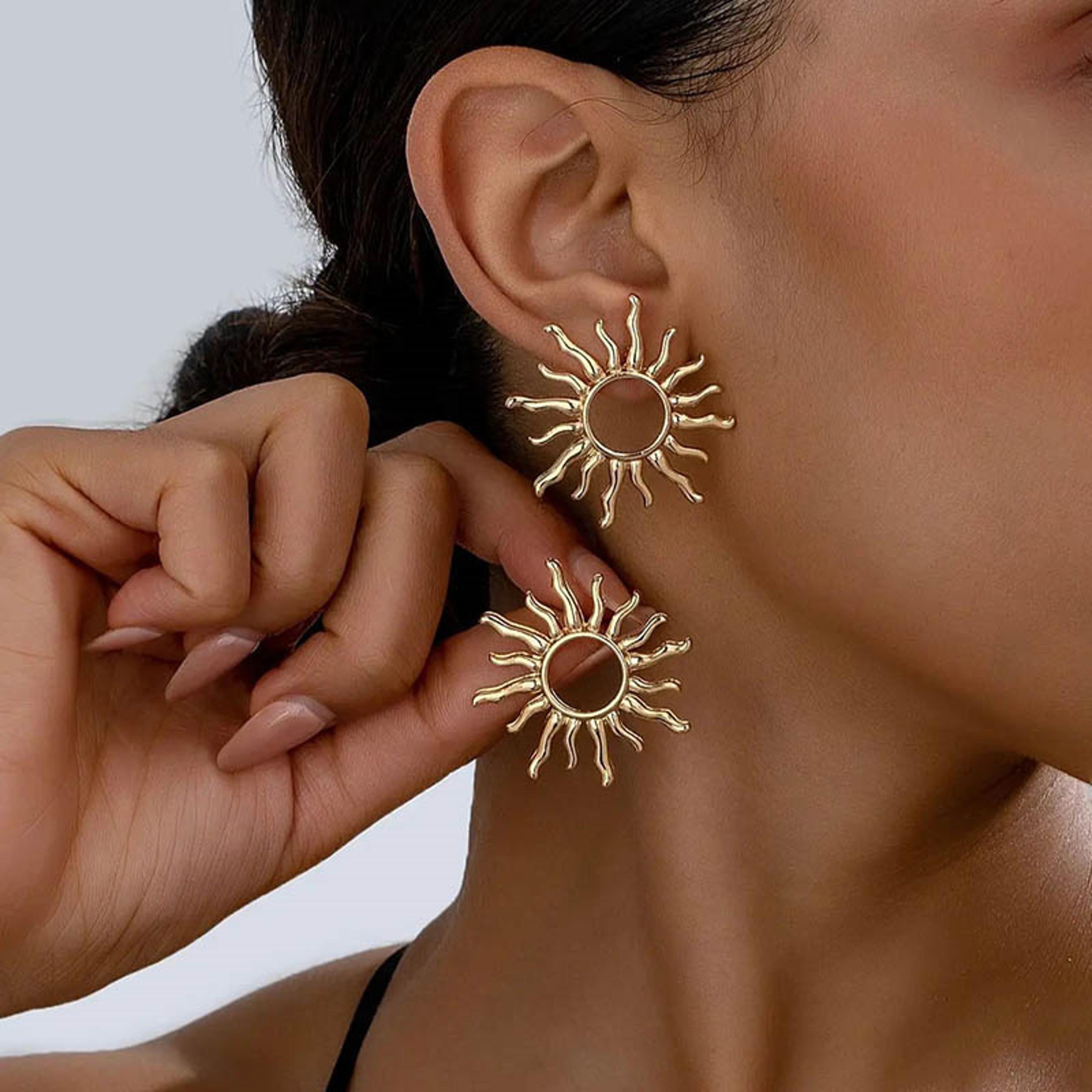 vintage geometric stud earrings for women, exaggerated gold color sun flower, metal hollow earrings jewelry accessories