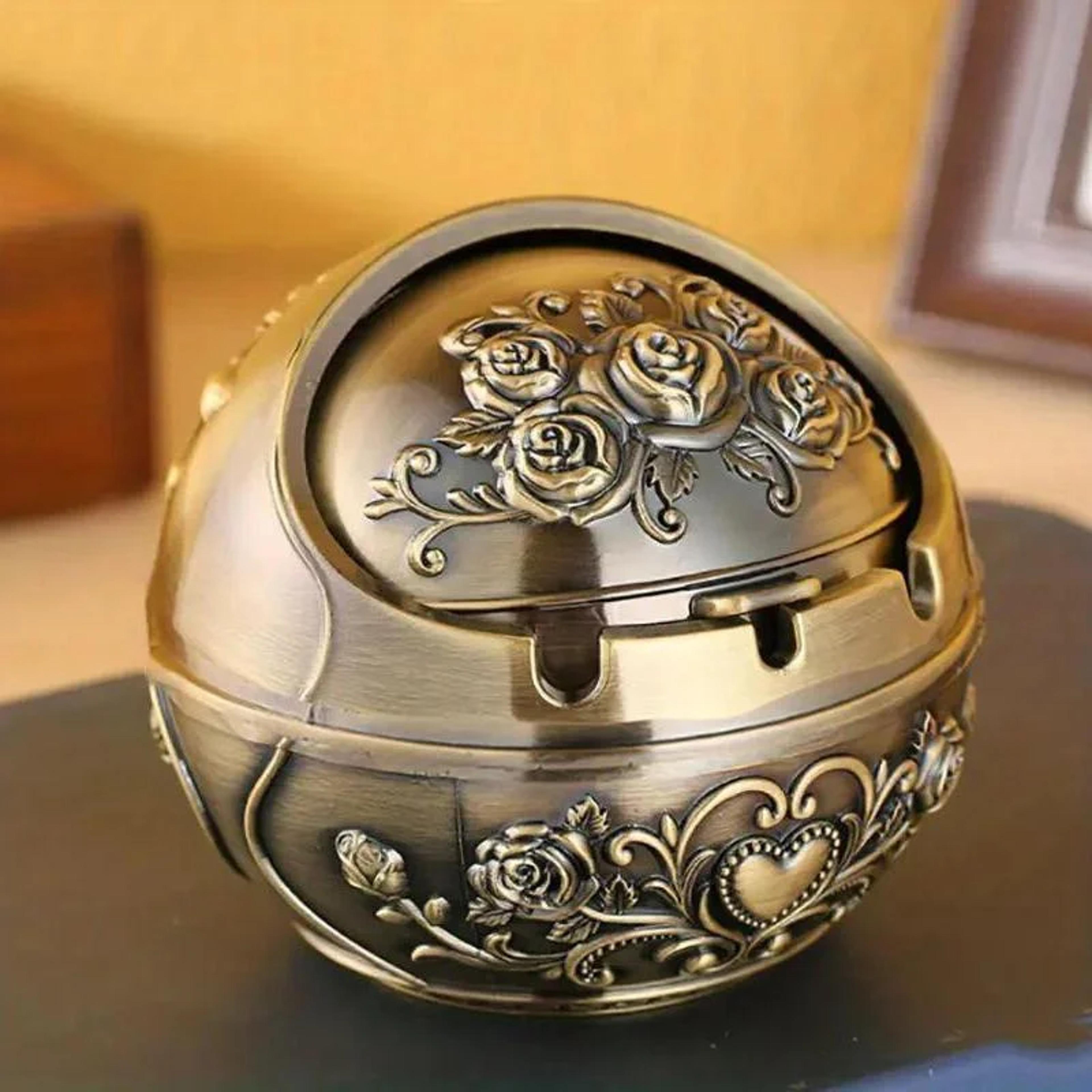 Retro Smoking Ashtray Metal Cigarette Holder With Windproof Lid Vintage Decorative Gadget 1