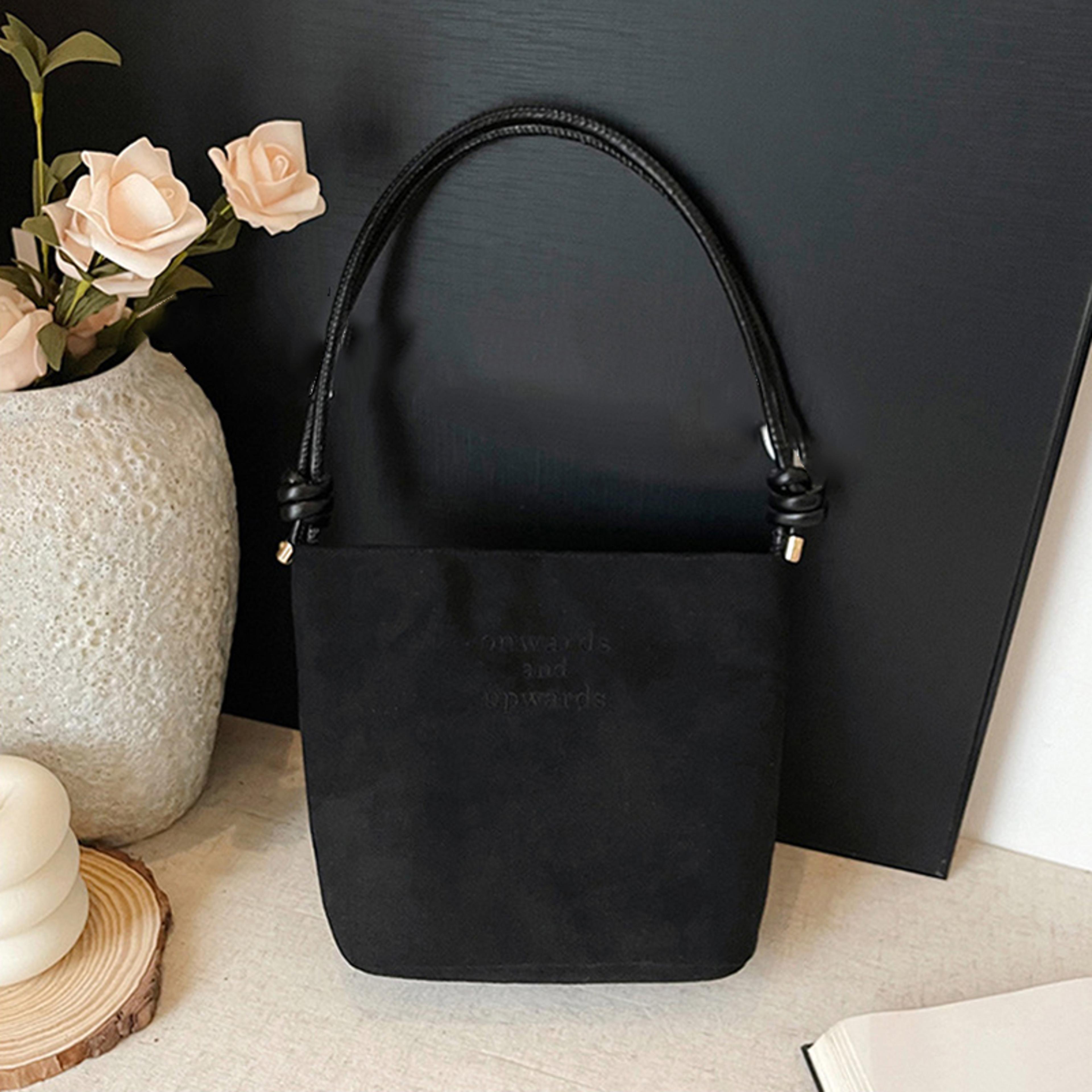 Lightweight Womens Fashionable Shoulder Messenger Bag Versatile Niche Design For Autumn Winter 1