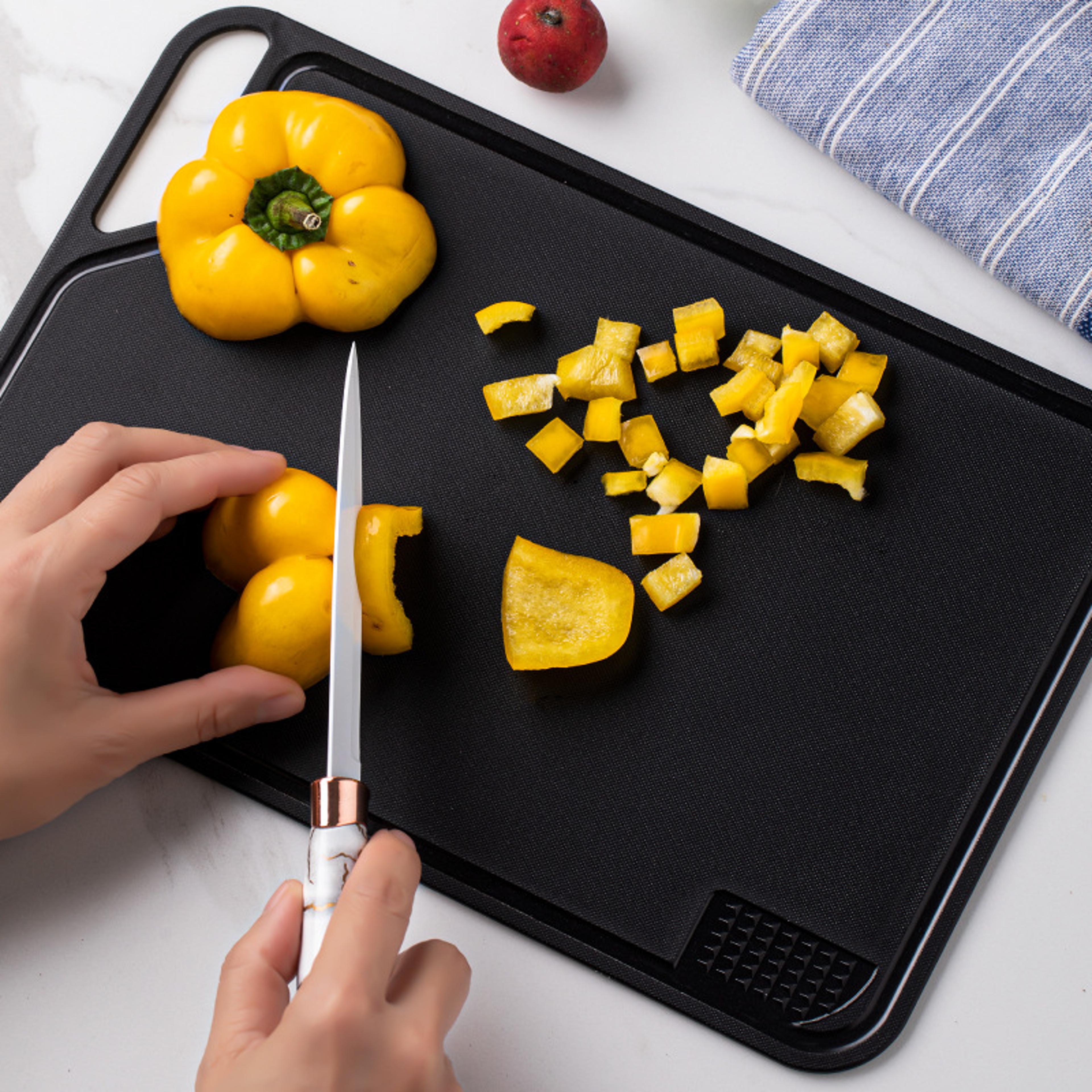 Multifunctional Cutting Board With Garlic Press  Ideal For Vegetables  Meat Chopping 0
