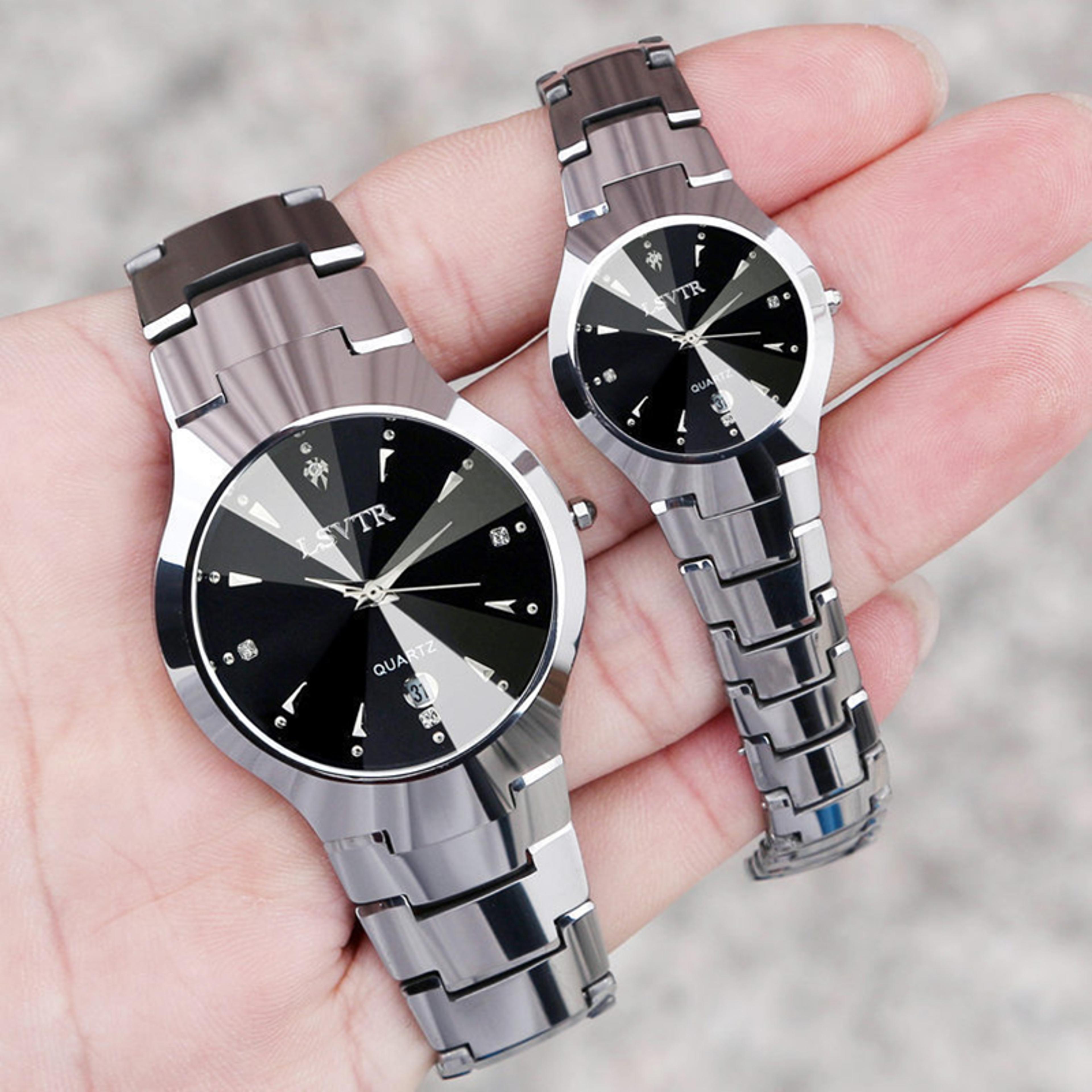 quartz calendar wristwatch with tungsten steel band and bar water resistance