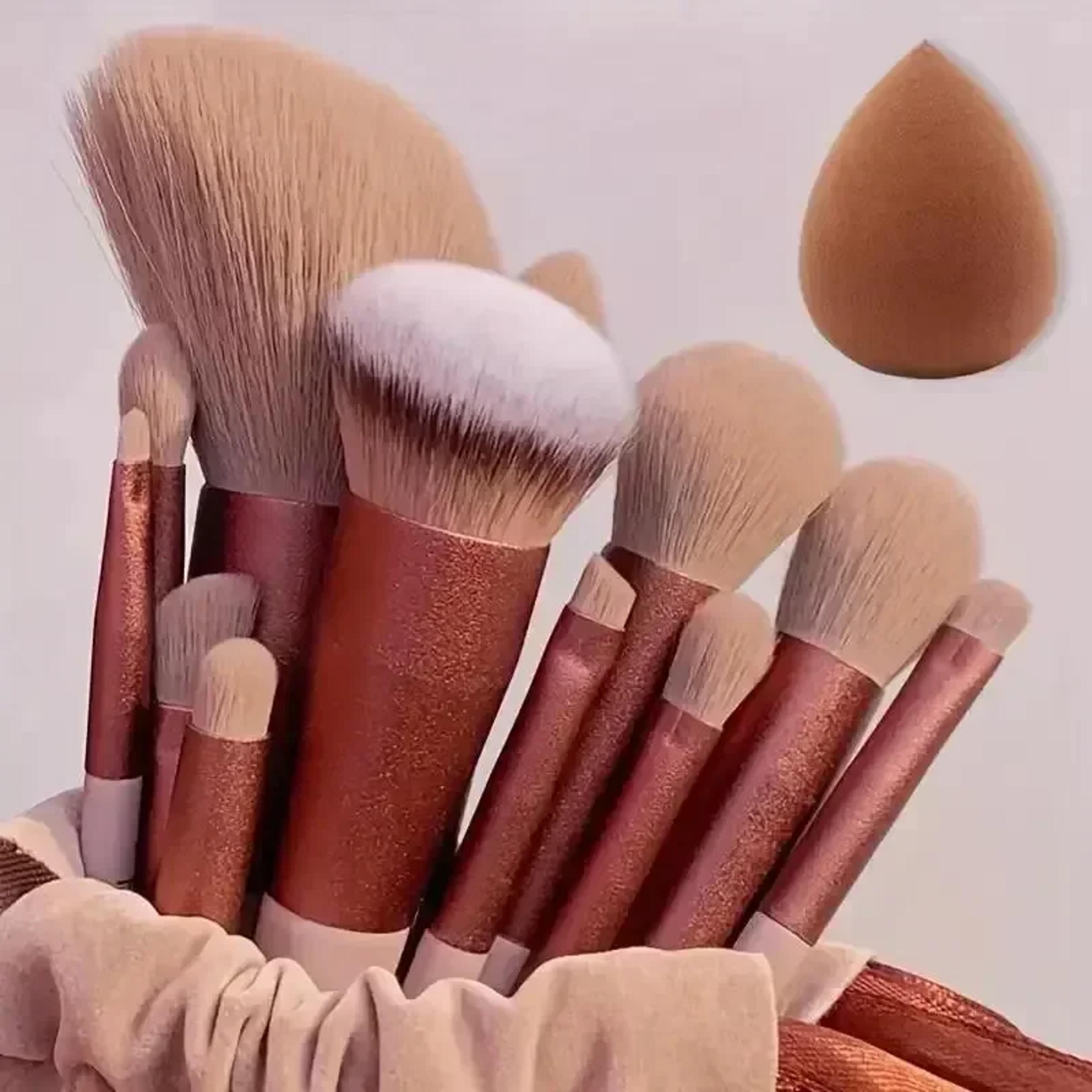 professional makeup brush set with soft fluffy bristles for foundation powder and eyeshadow