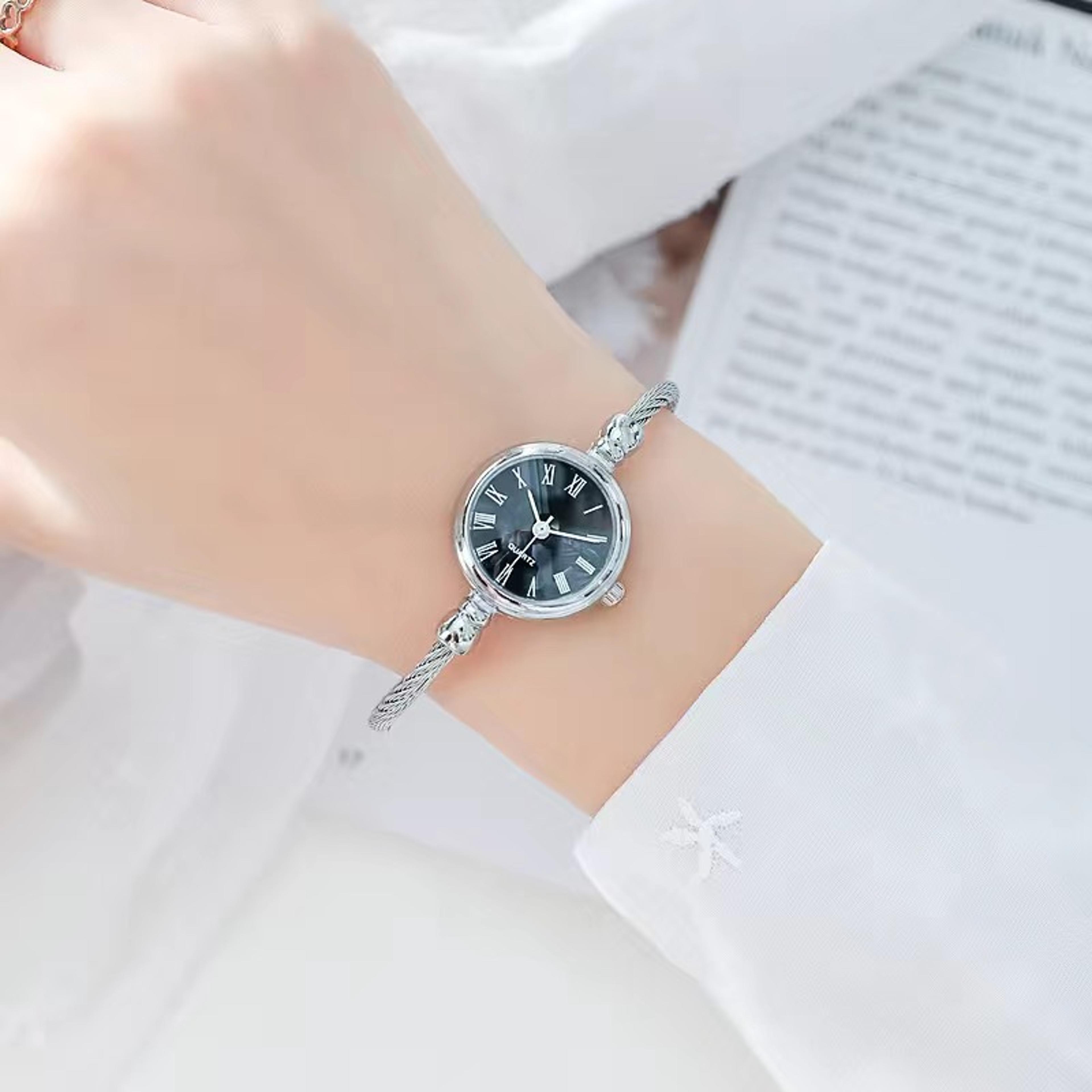 Aurelia Gold Bangle Watch For Women Retro Quartz Bracelet Watch With Stainless Steel Chain 4