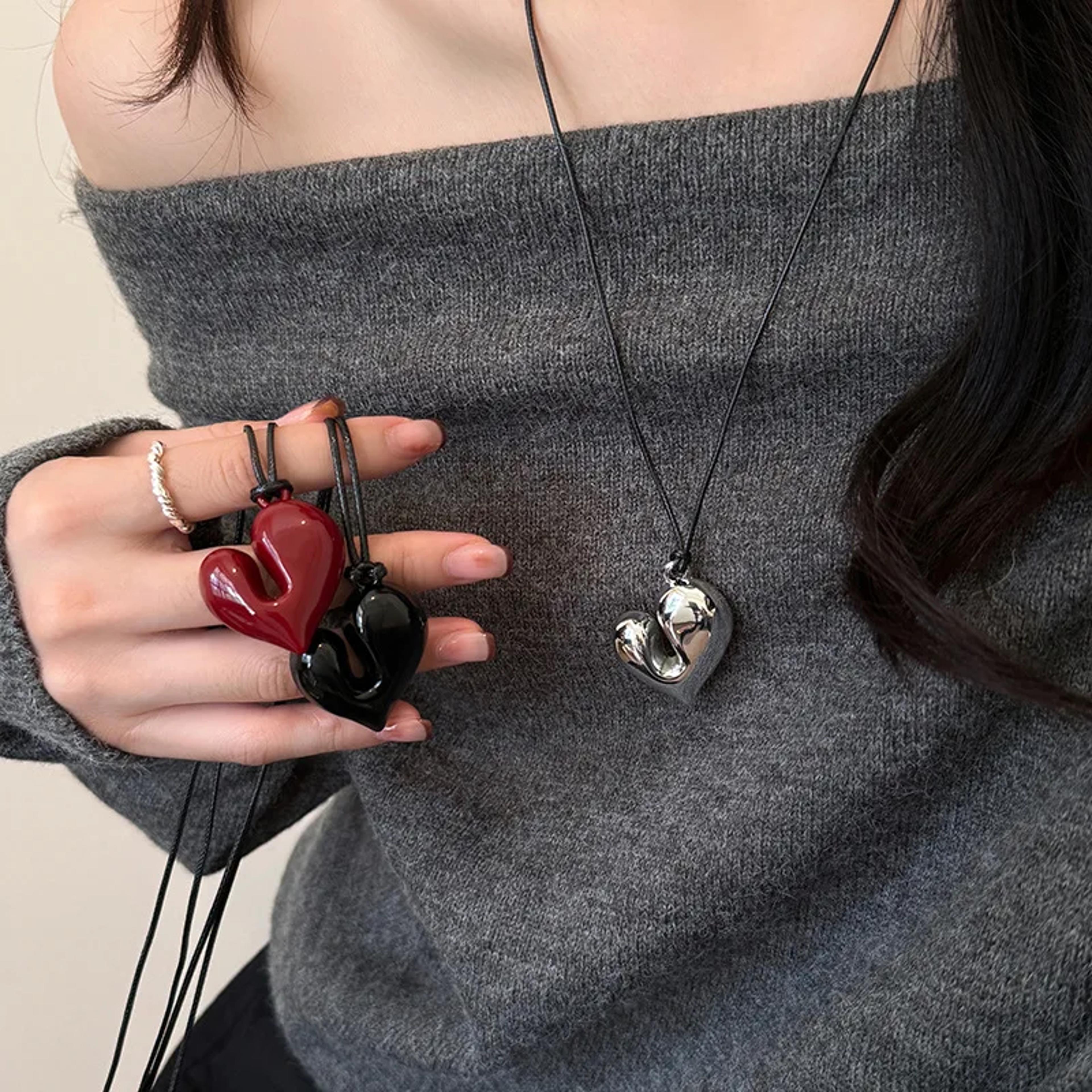 Vintage Heart Pendant Necklace Red Heart Choker For Women Romantic Y2K Statement Jewelry 1