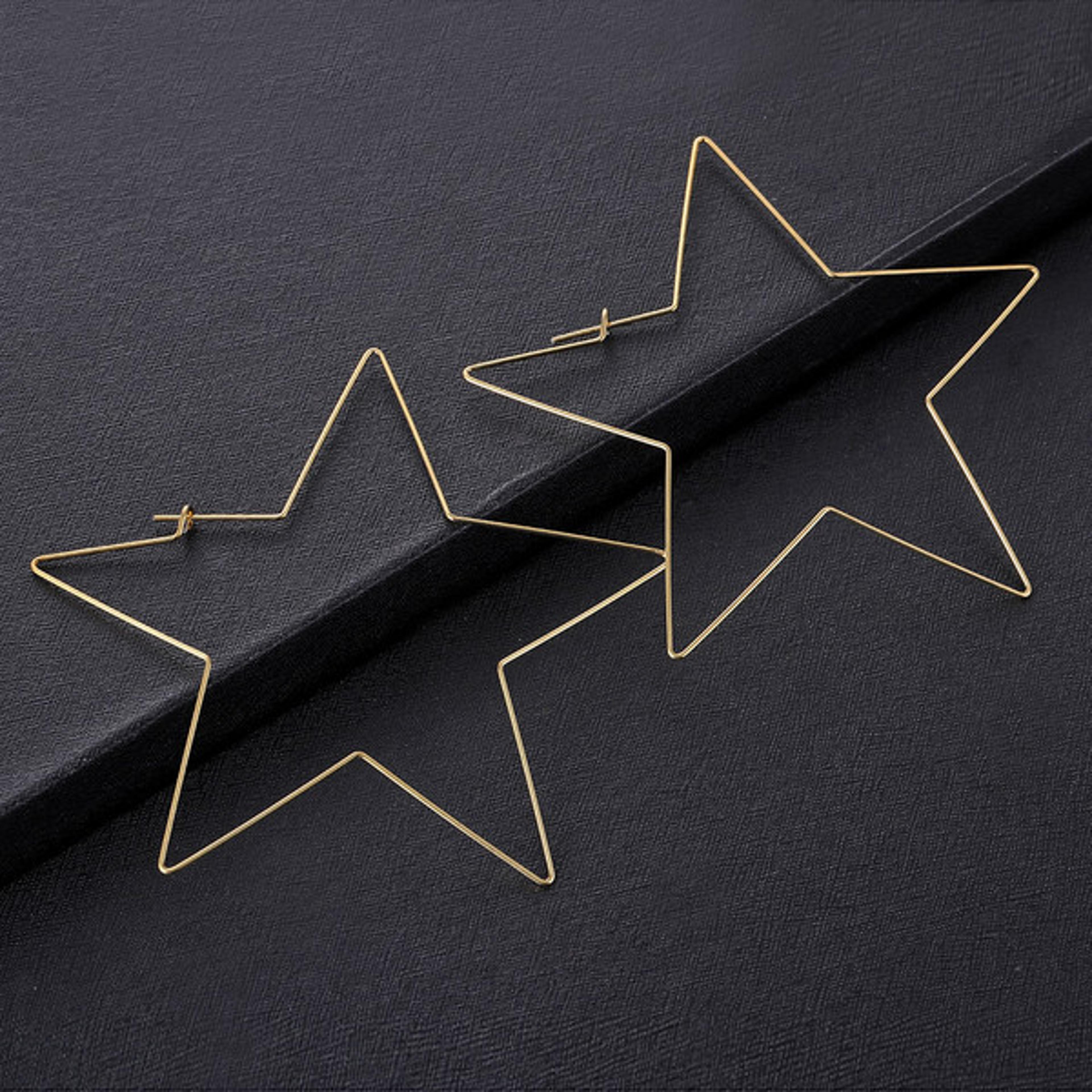 Zinc Alloy Star Shaped Hoop Earrings (1).jpg
