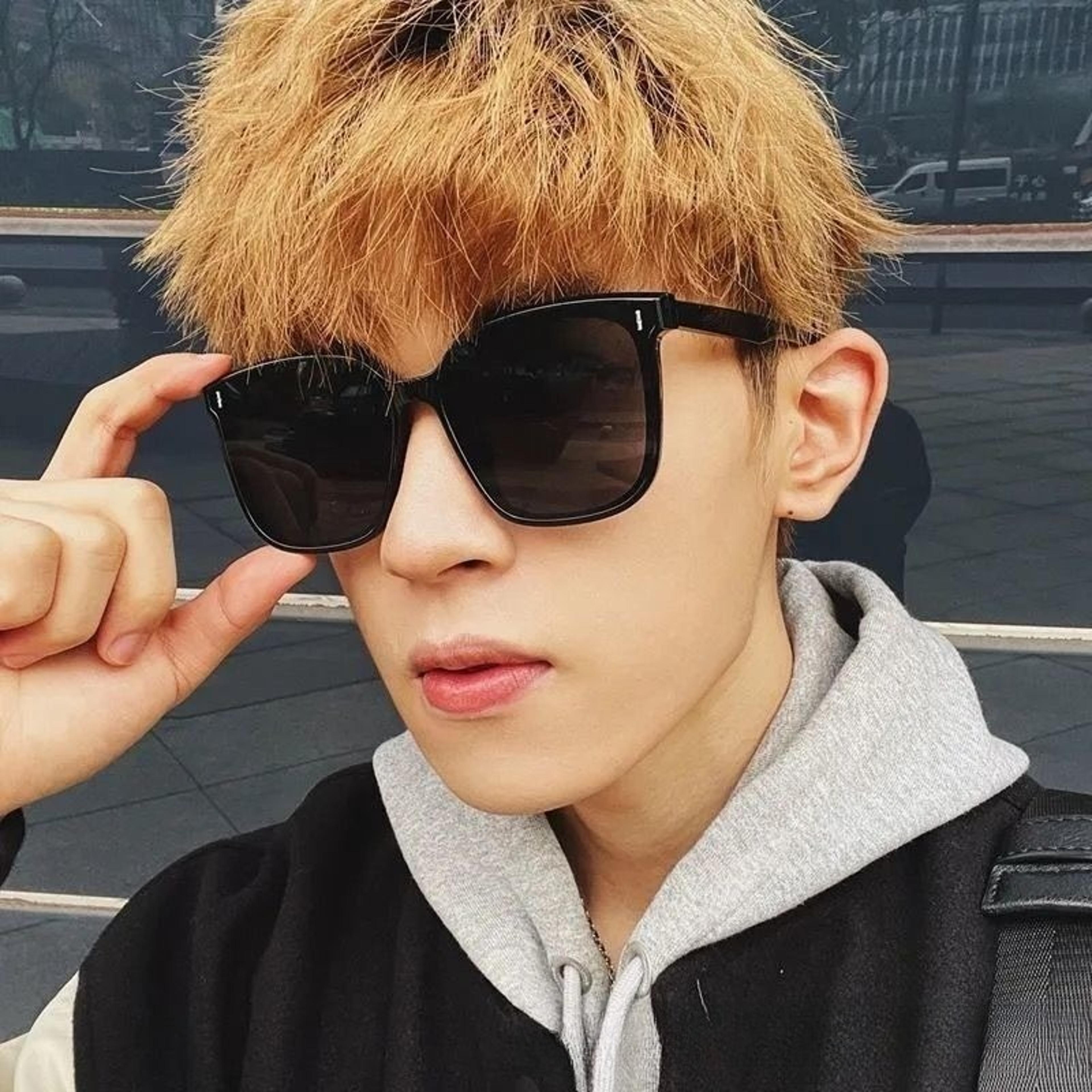Korean Style Black Square Sunglasses Trendy Unisex Streetwear Eyewear 2