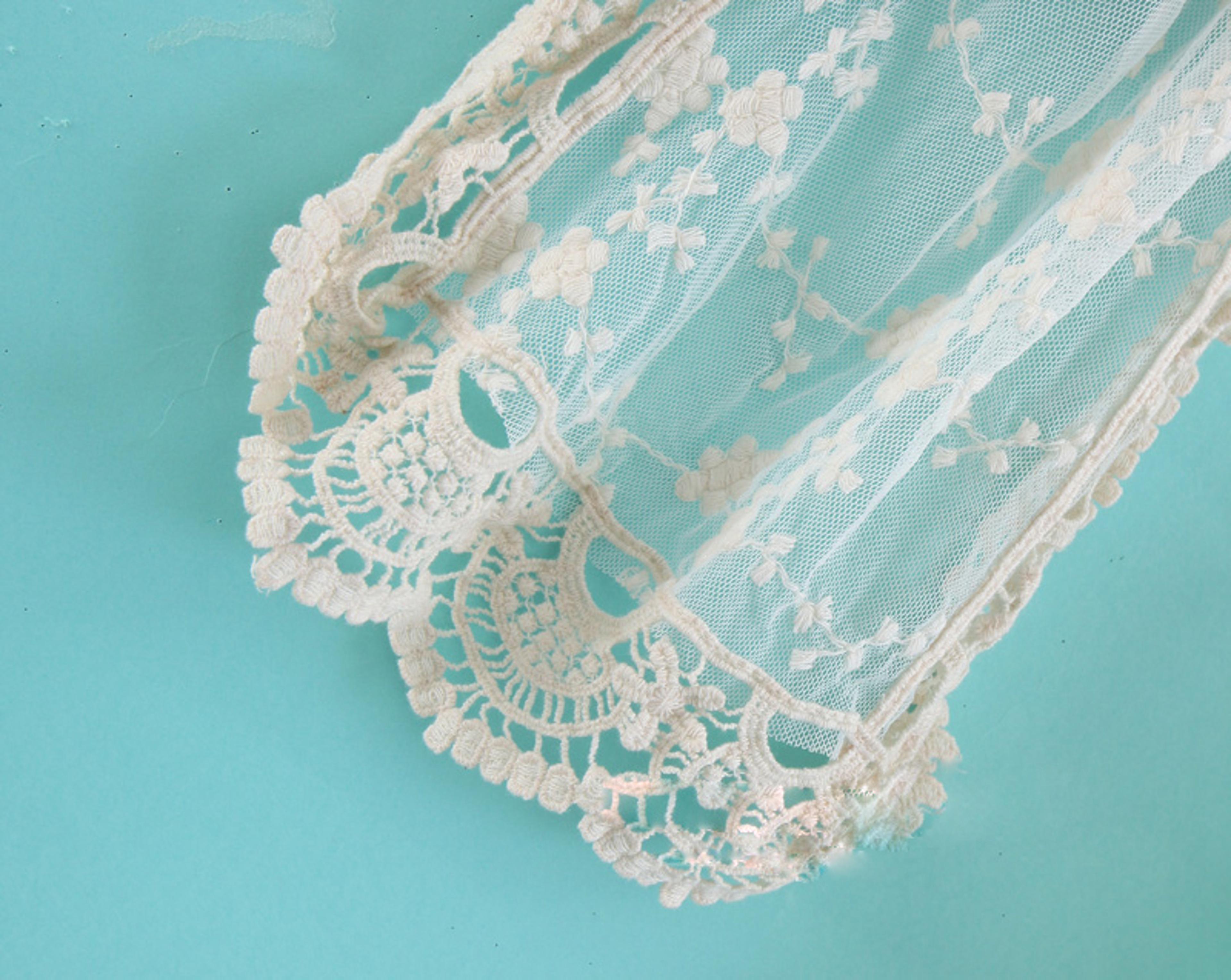 Elegant Floral Embroidery Lace Scarf  Vintage Mesh Bridal Shawl For Women 3