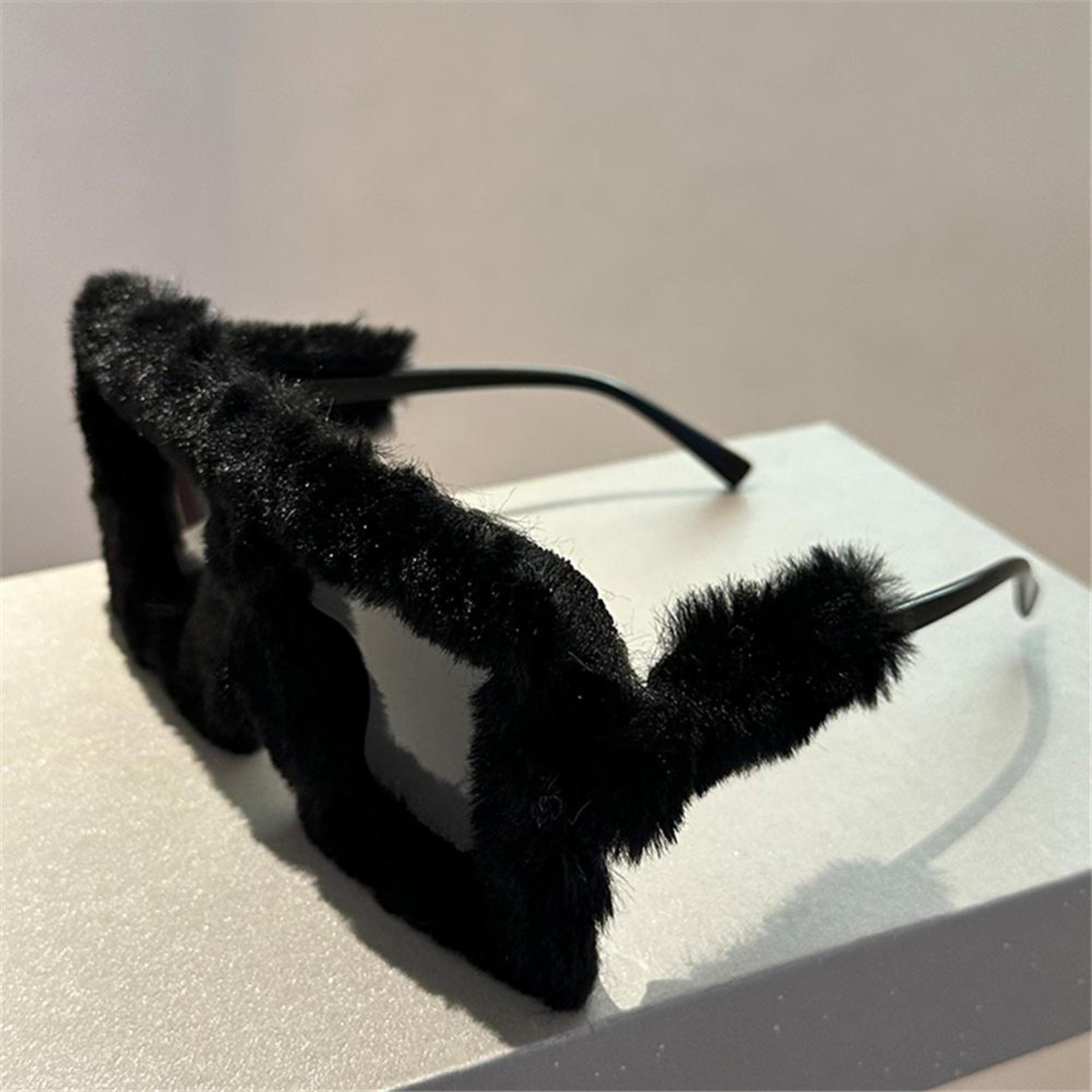 Oversized Plush Sunglasses  Trendy Y2K Winter Shades For Women Perfect For Cosplay Parties  Holiday 0