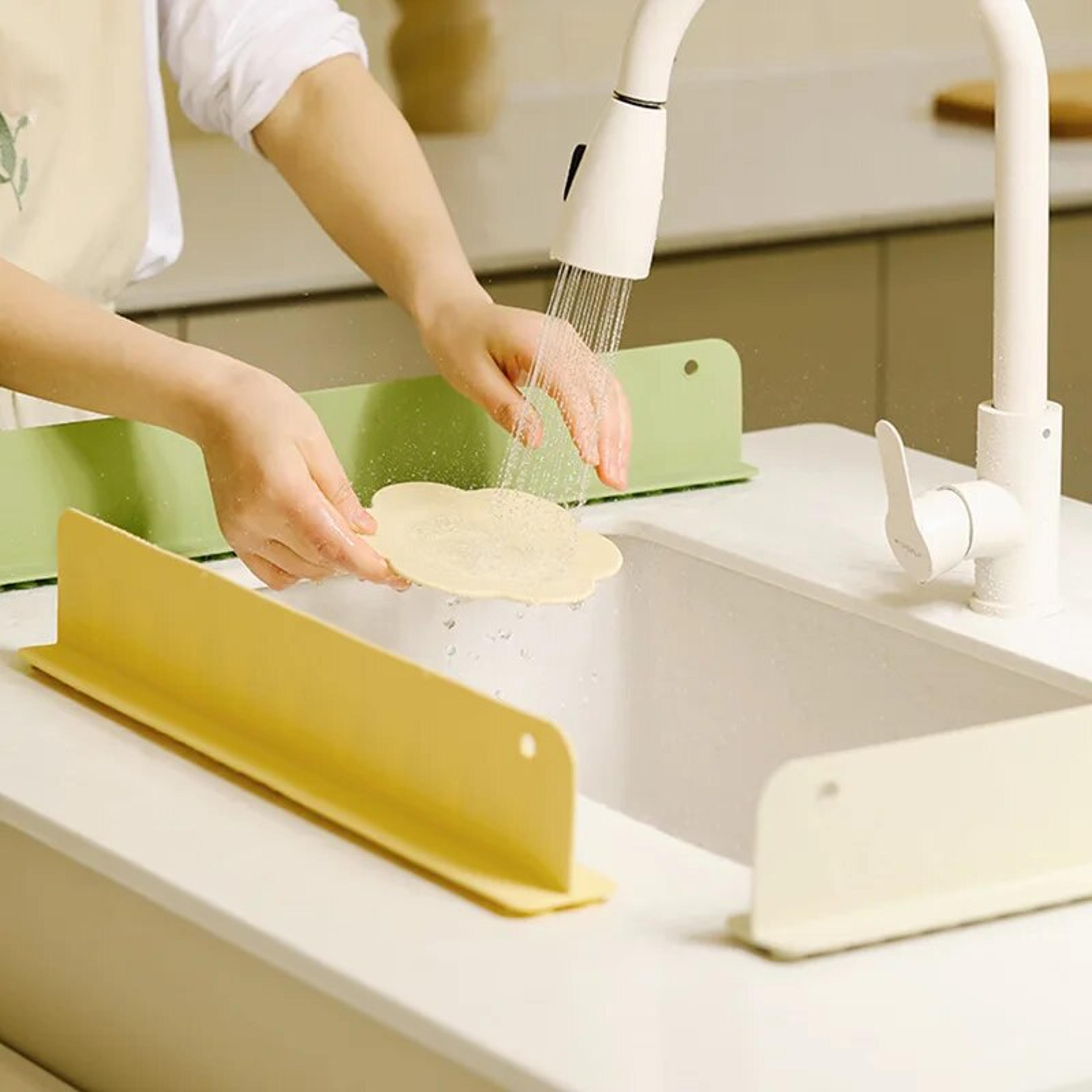 Silicone Sink Baffle Splash Guard With Suction Cup  Waterproof Splash Guard To Protect Clothes From 0