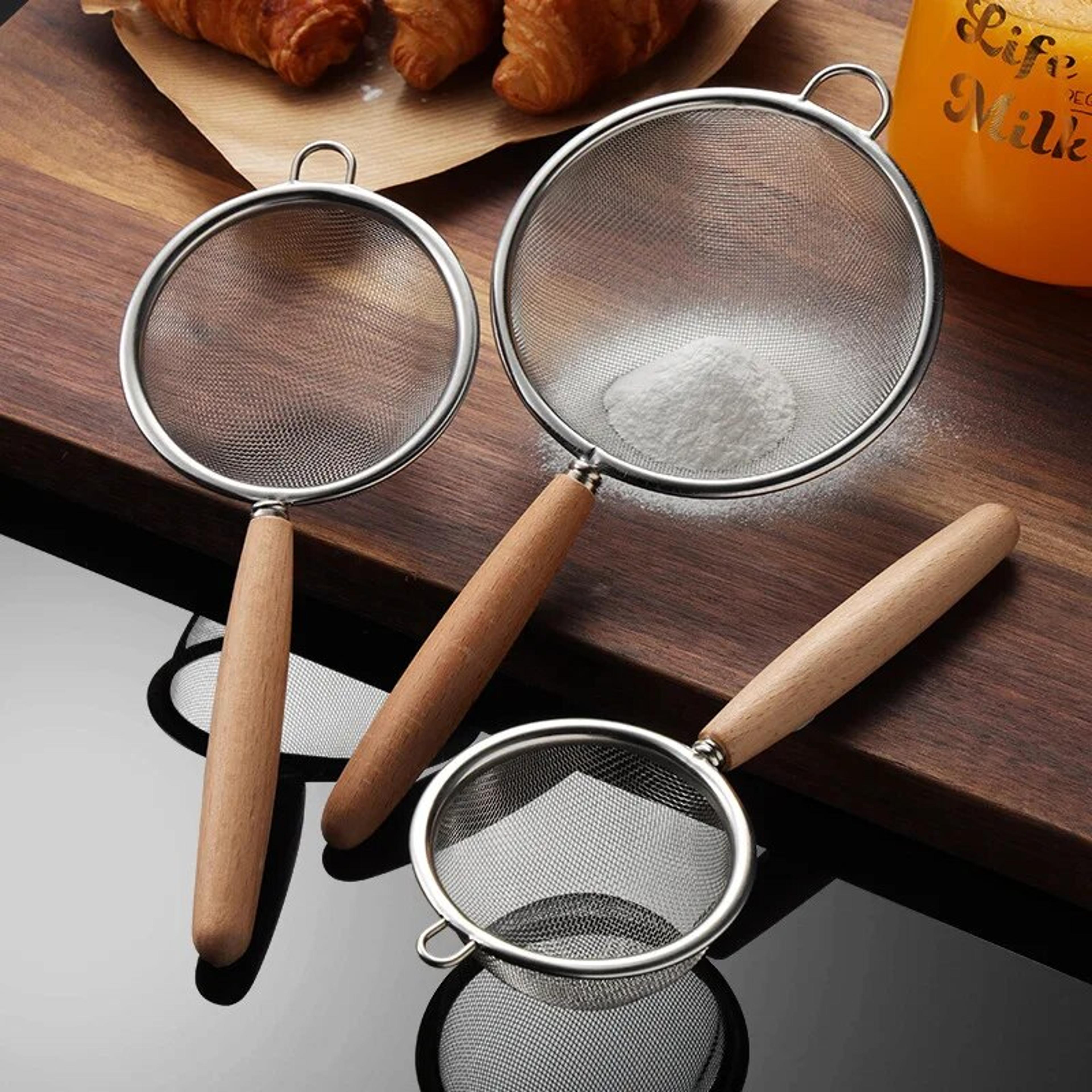 Stainless Steel Mesh Filter Spoon With Wooden Handle For Frying  Flour Straining 0