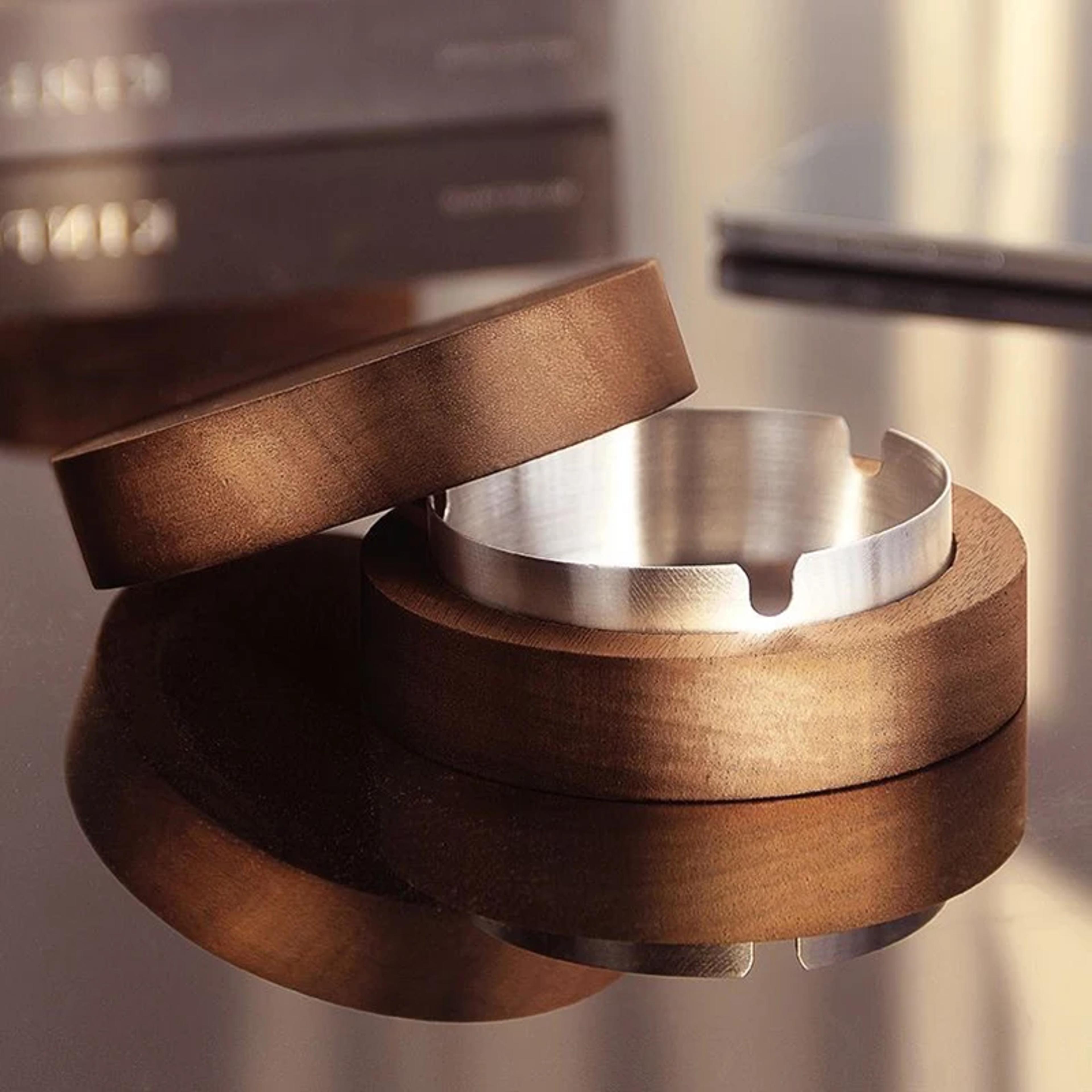 Walnut Wood Windproof Ashtray With Lid  Stainless Steel Liner For Indoor  Outdoor Use 2