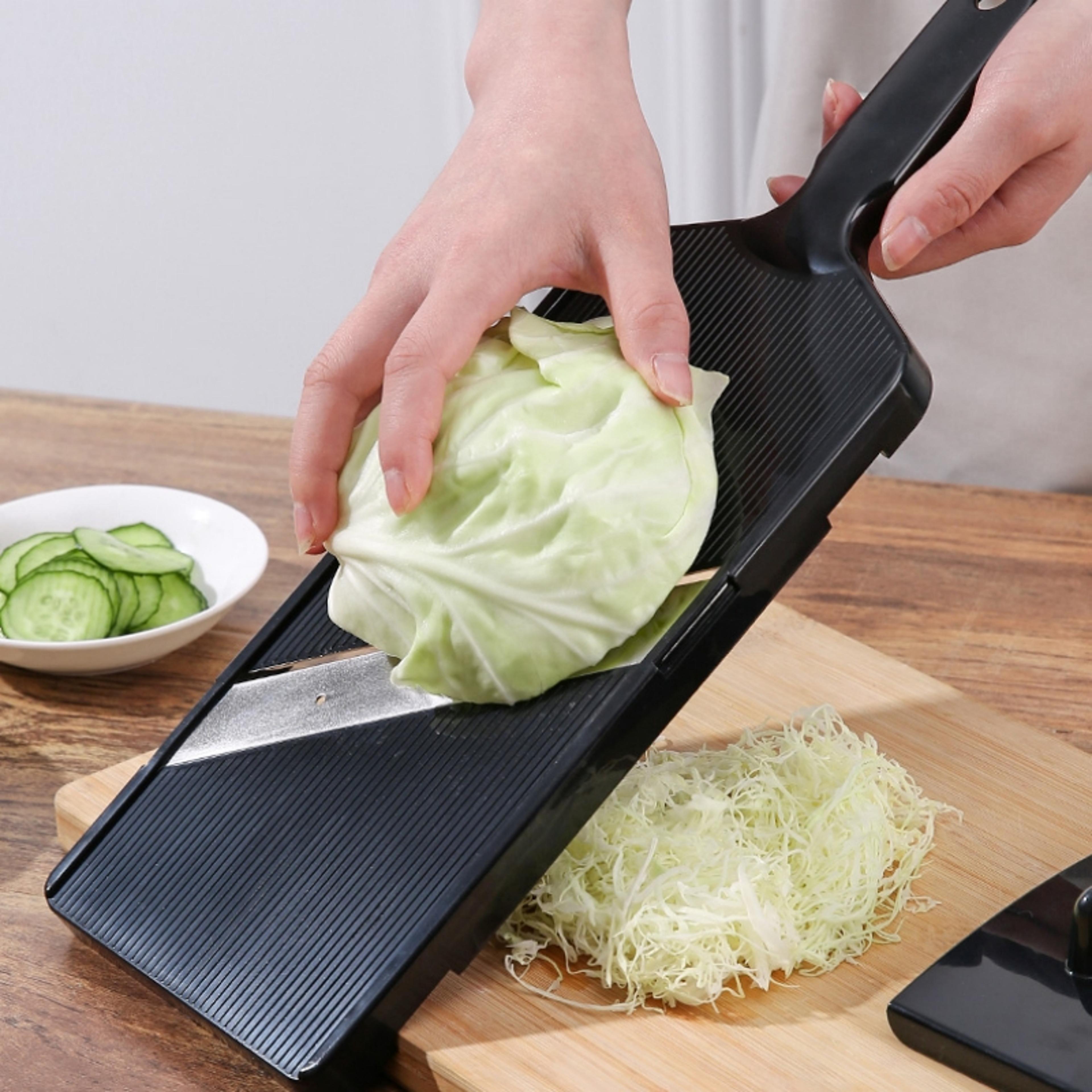 cabbage grater and vegetable cutter – the ultimate slicing tool for shredding cabbage, salad, and more!