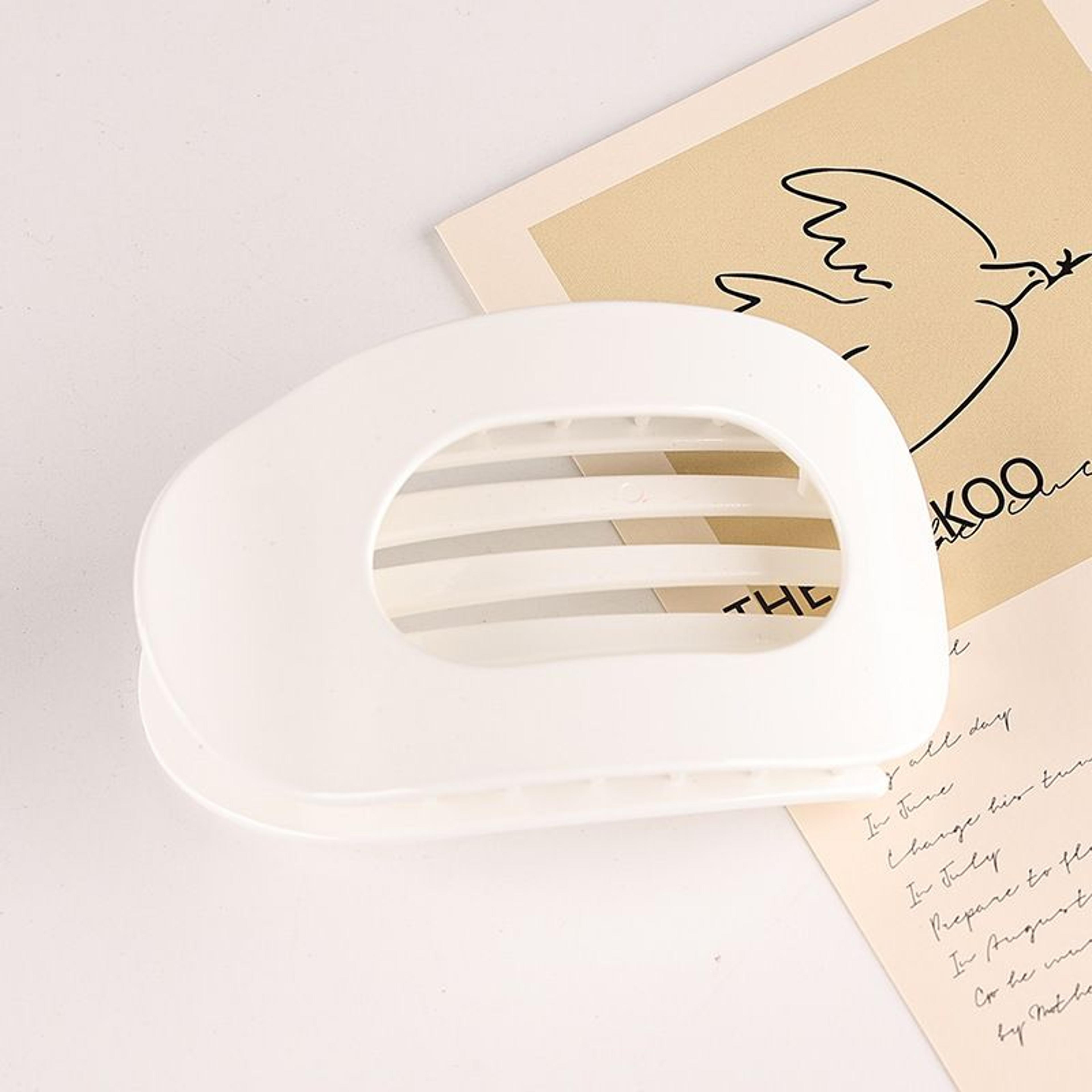 Flat Circular Hair Clip With Duckbill Grip Strong Teeth Comfortable Curved Design 4
