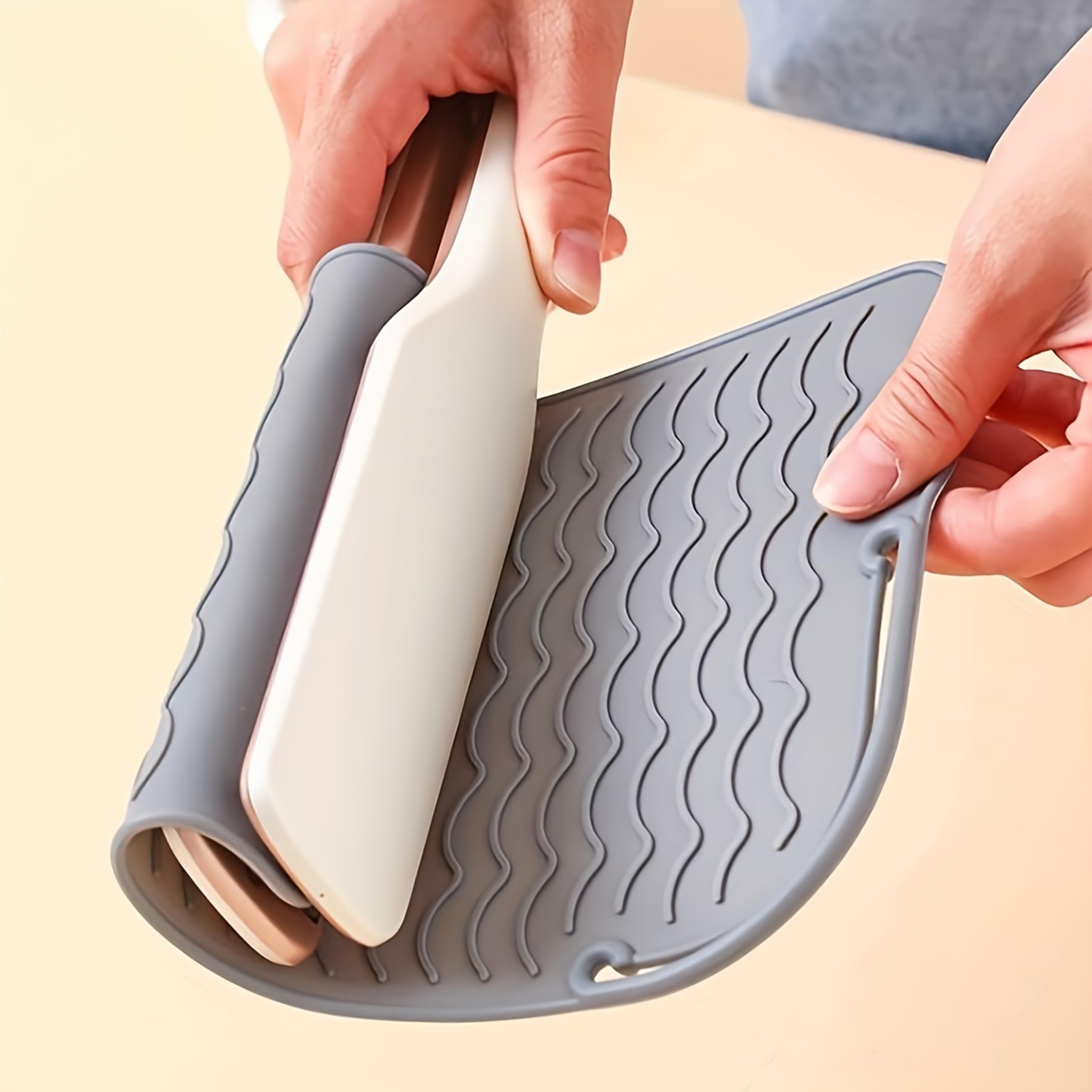 silicone heat resistant styling mat for hair tools – portable pad for curling irons & straighteners