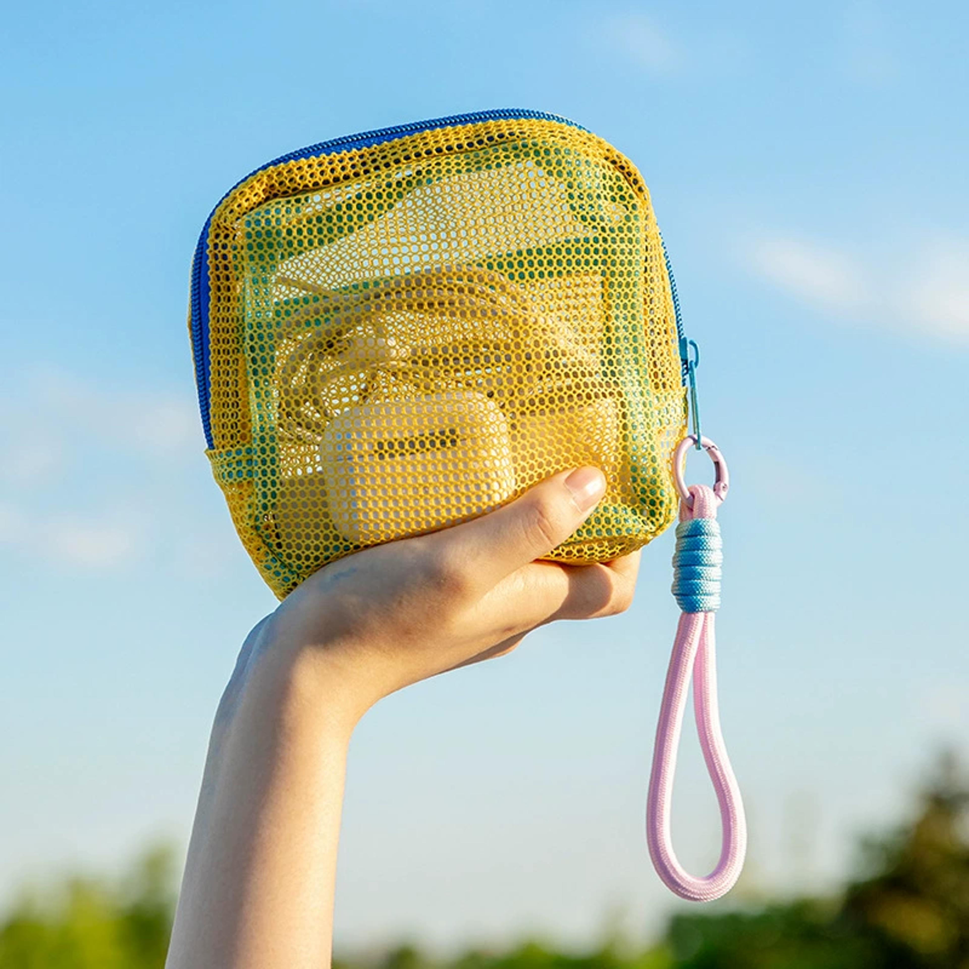 dopamine mesh makeup bag large capacity travel cosmetic organizer