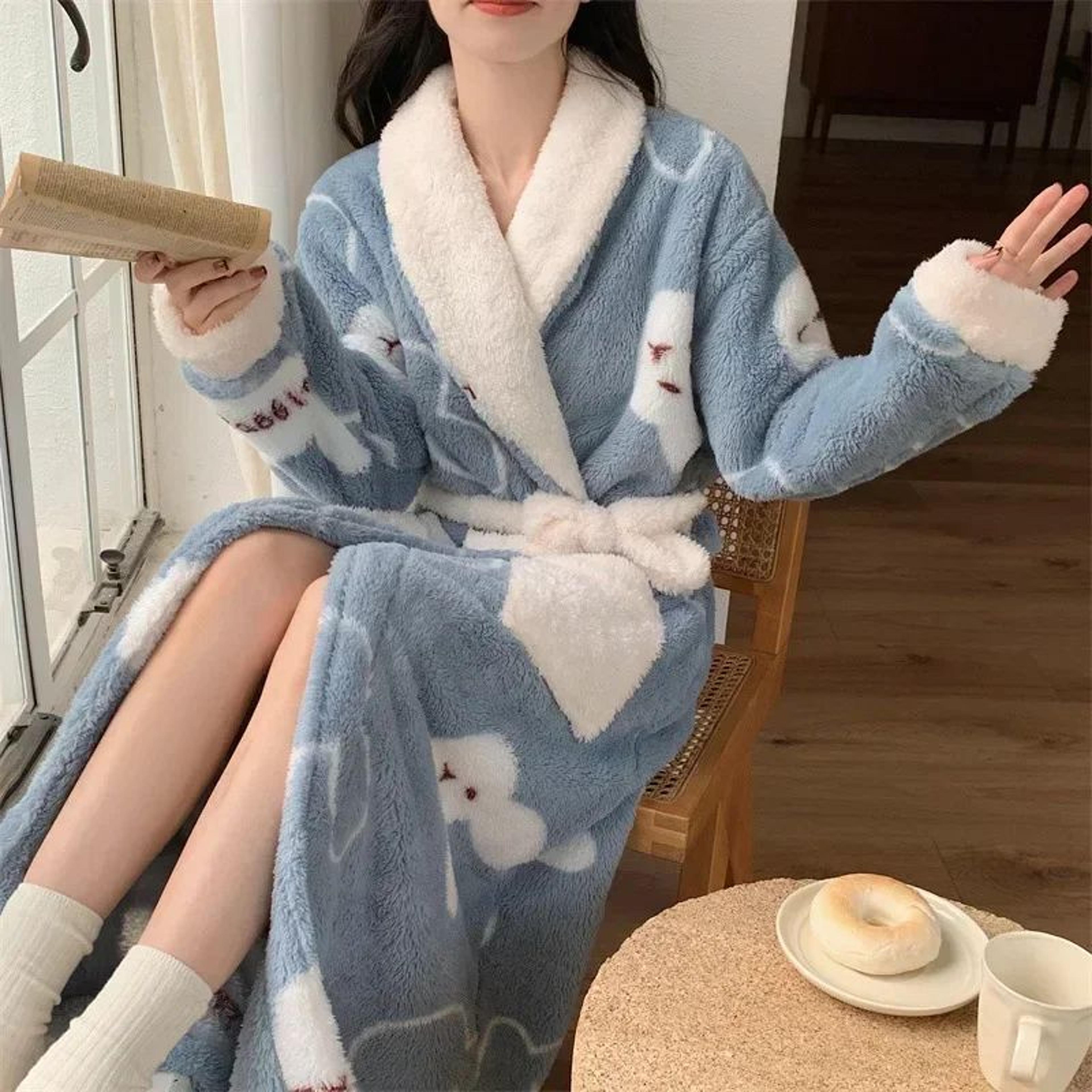Long Coral Velvet Thick Bath Bathrobes For Women Autumn And Winter Warm Nightgown Shower Robe Bath  2