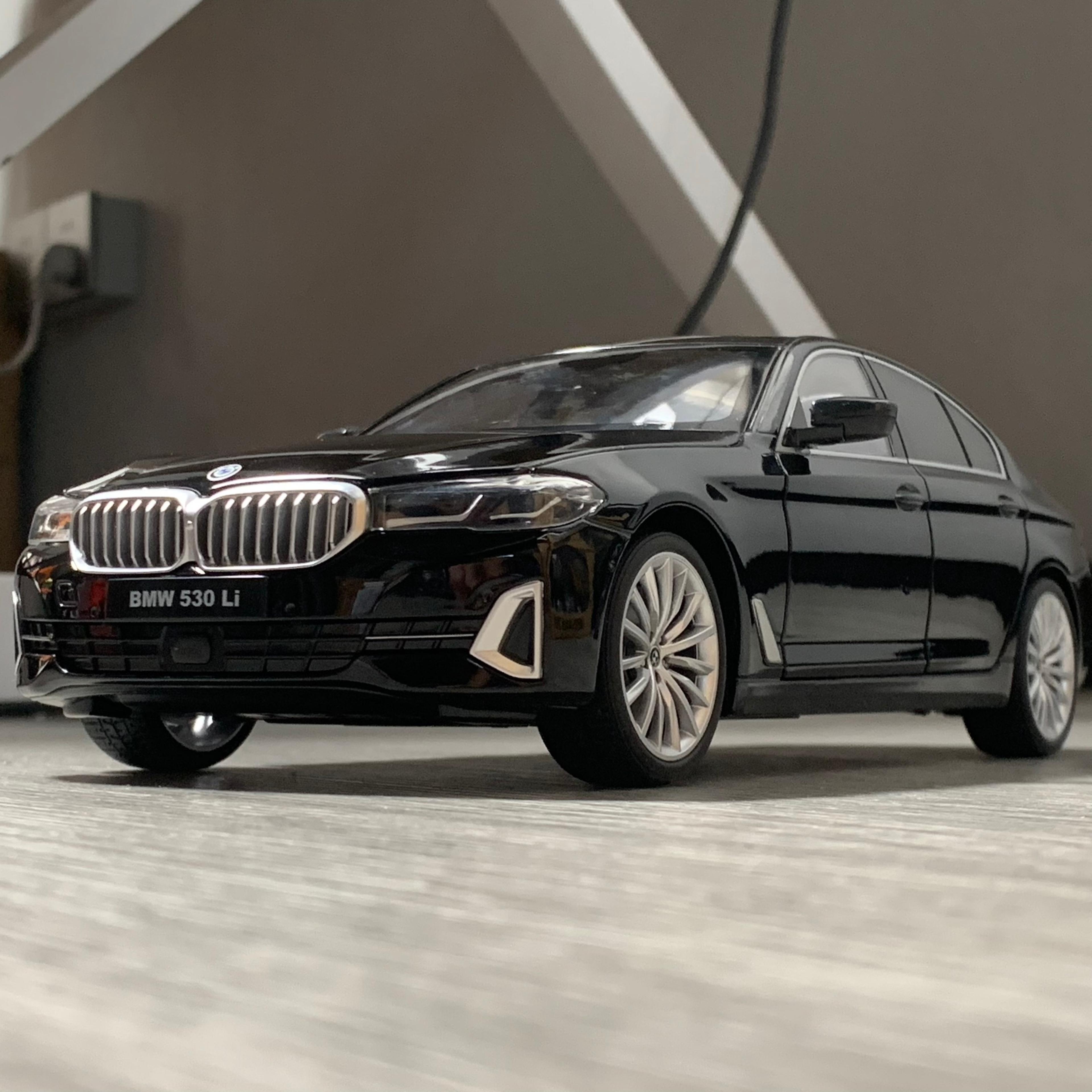 Model Cars Diecast Luxury Alloy Metal High Simulation Collectibles  Hobby Toys For Kids 2