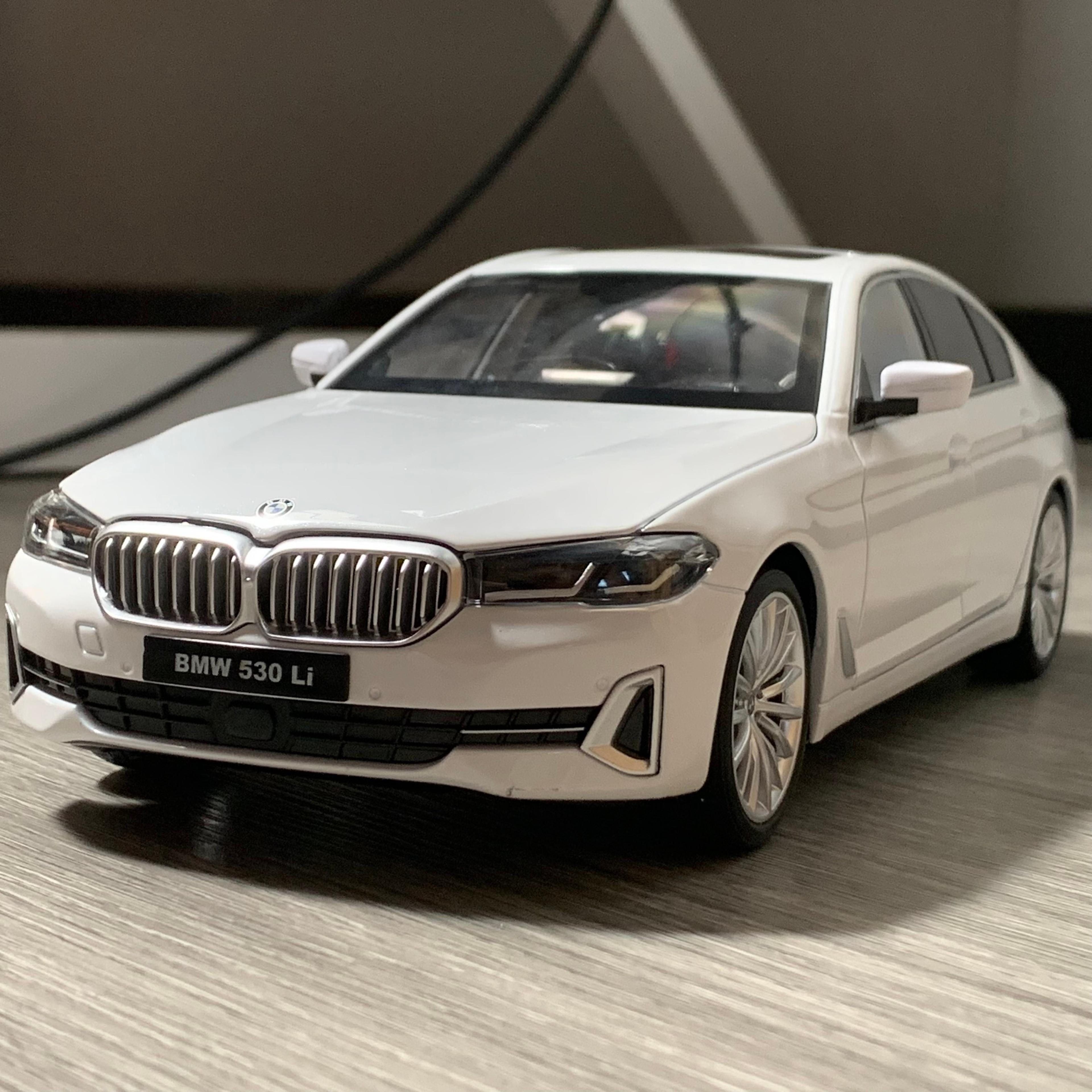 Model Cars Diecast Luxury Alloy Metal High Simulation Collectibles  Hobby Toys For Kids 3