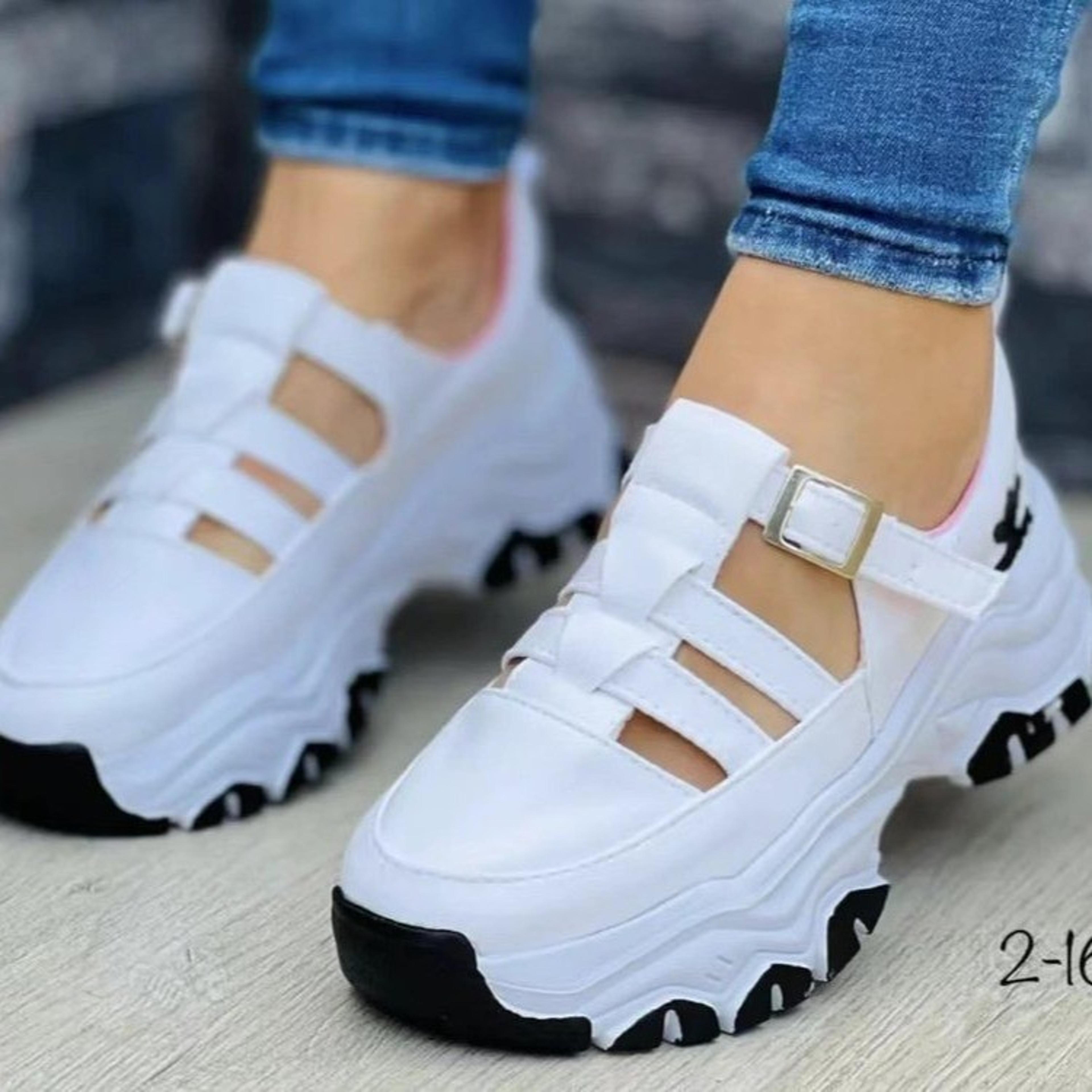 Breathable Open Toed Womens Sandals Fashion Sandals For Women Popular Buckle Thick Bottom Design 7