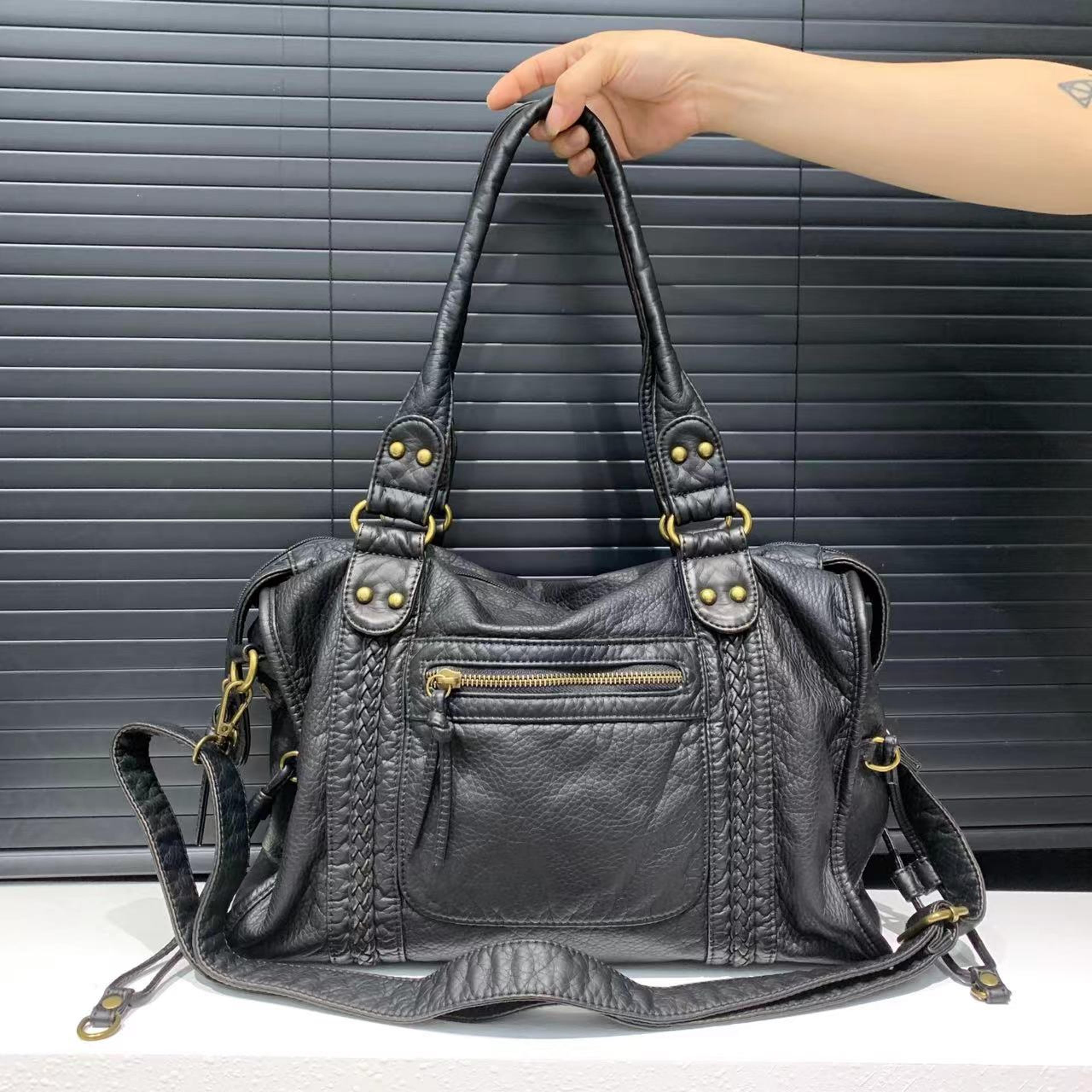 Vintage Washed Leather One Shoulder Crossbody Bag Soft Leather Large Capacity Motorcycle Bag 6