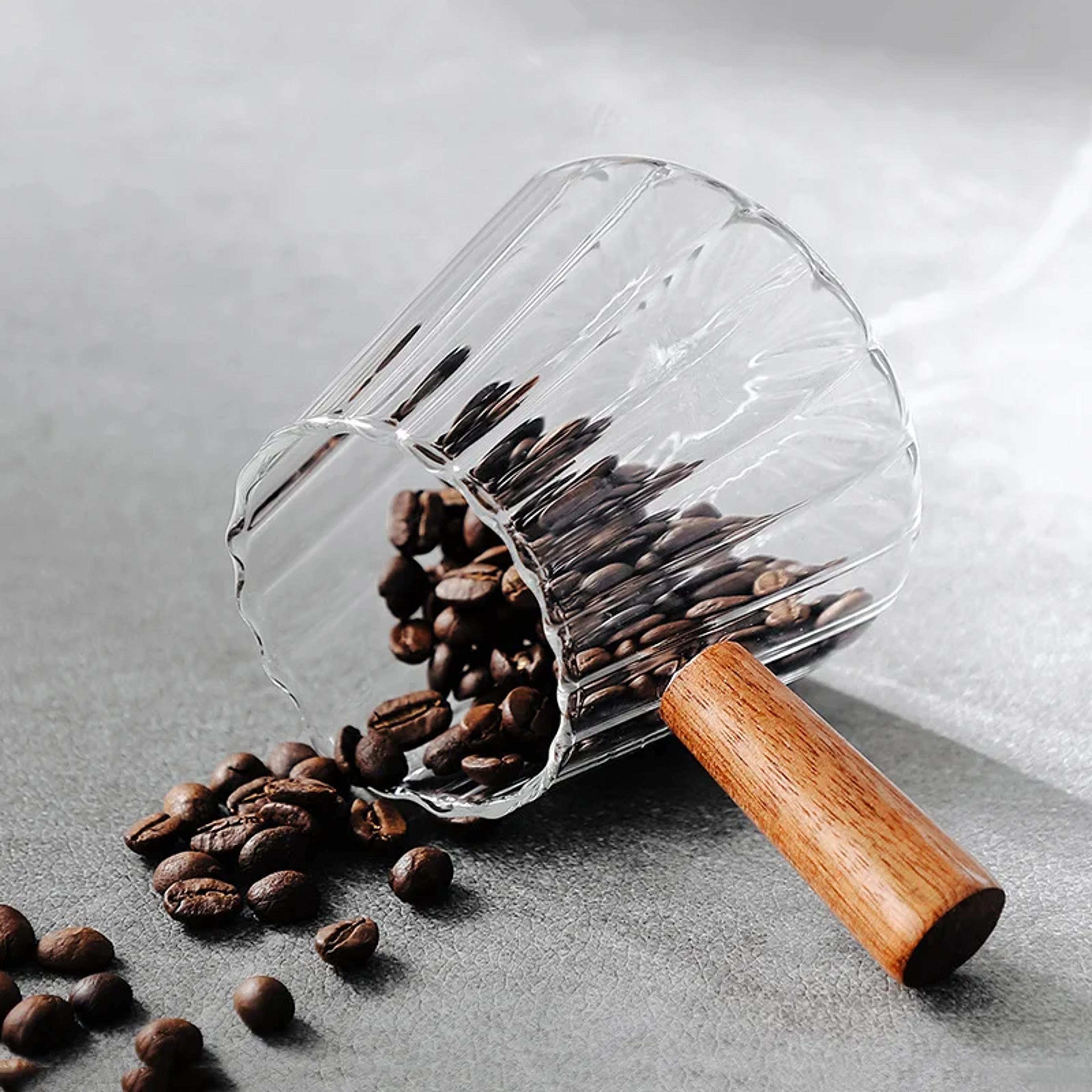 Glass Measuring Cup With Wood Handle Vertical Grain Coffee Extraction Mug With Scale Milk Jug Measu 2