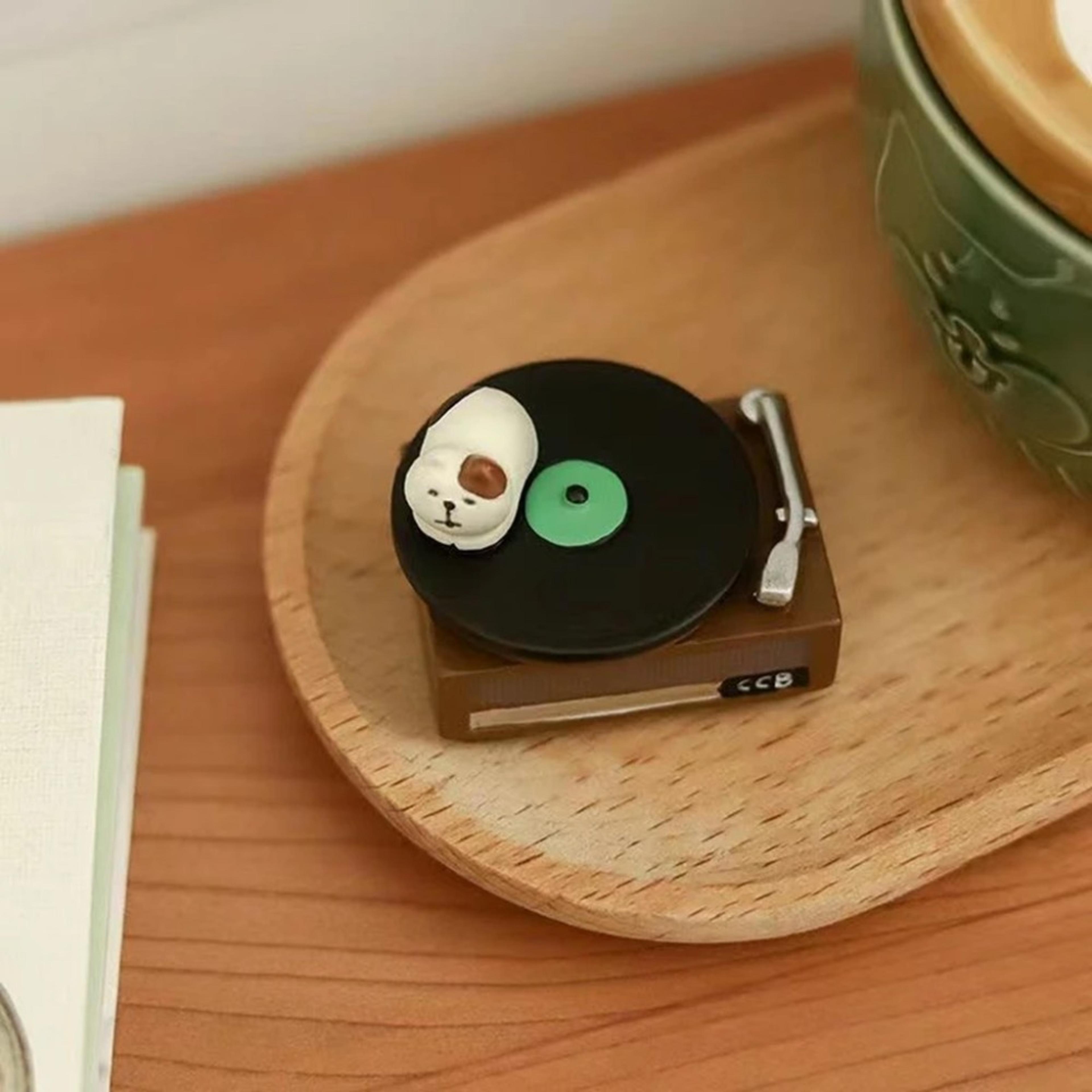 DIY Dollhouse Decoration Miniature Props Grocery Record Player Cat Gramophone 3
