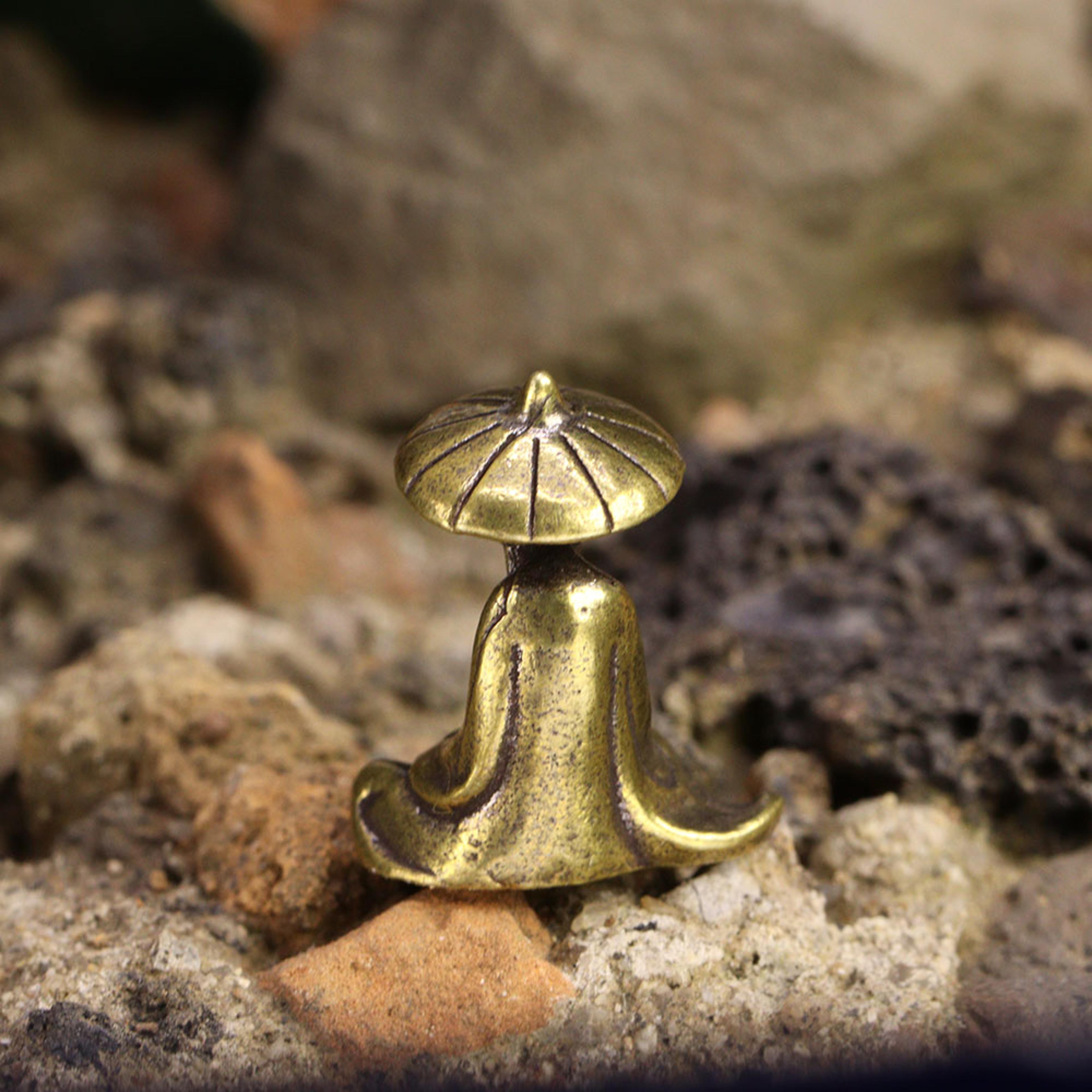 Mini Desktop Ornament Vintage Brass Fisherman On Bridge For Home Office Decoration 2