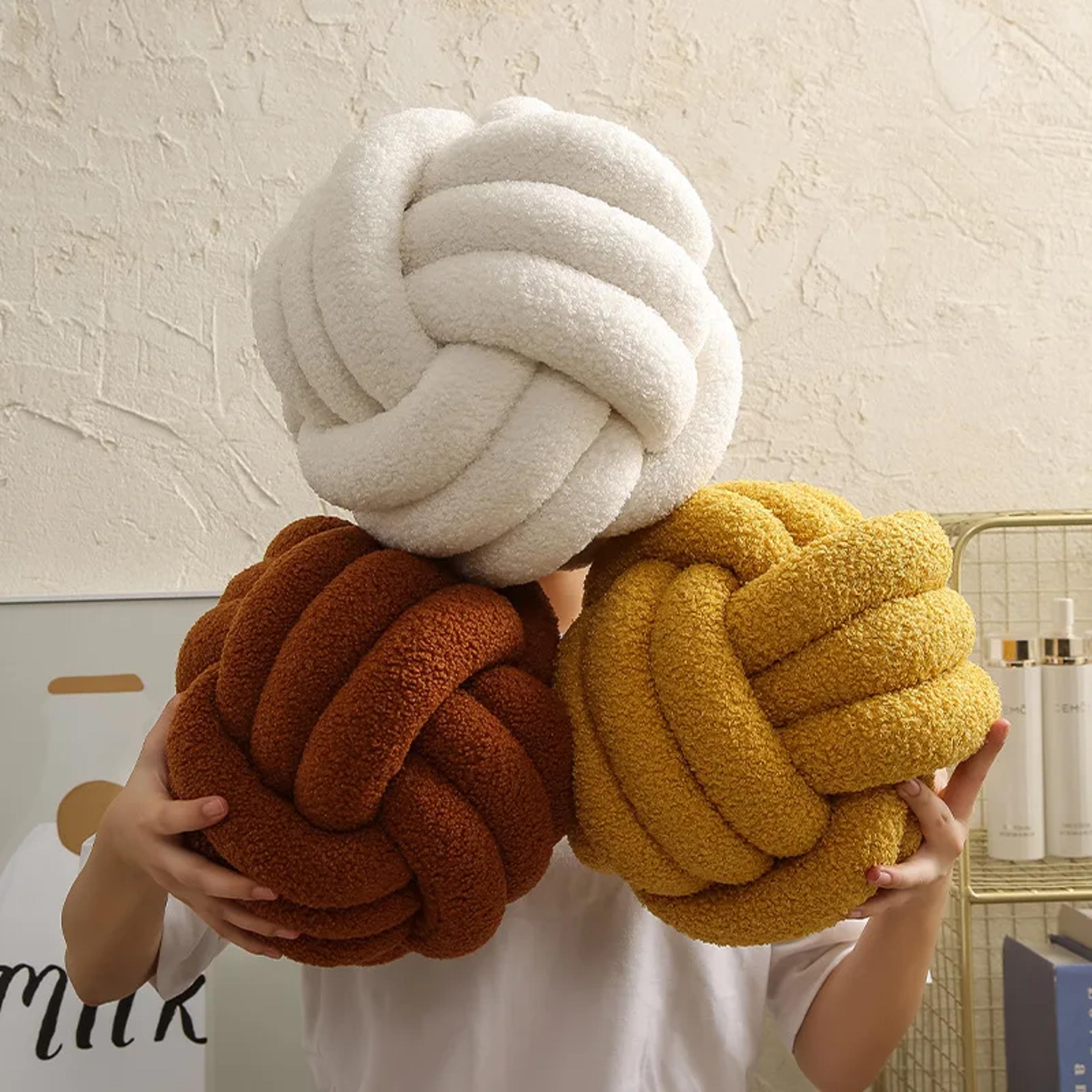 Knotted Ball Decorative Cushion High End Throw Pillow For Living Room Lamb Fleece Sofa Bed Decor 3