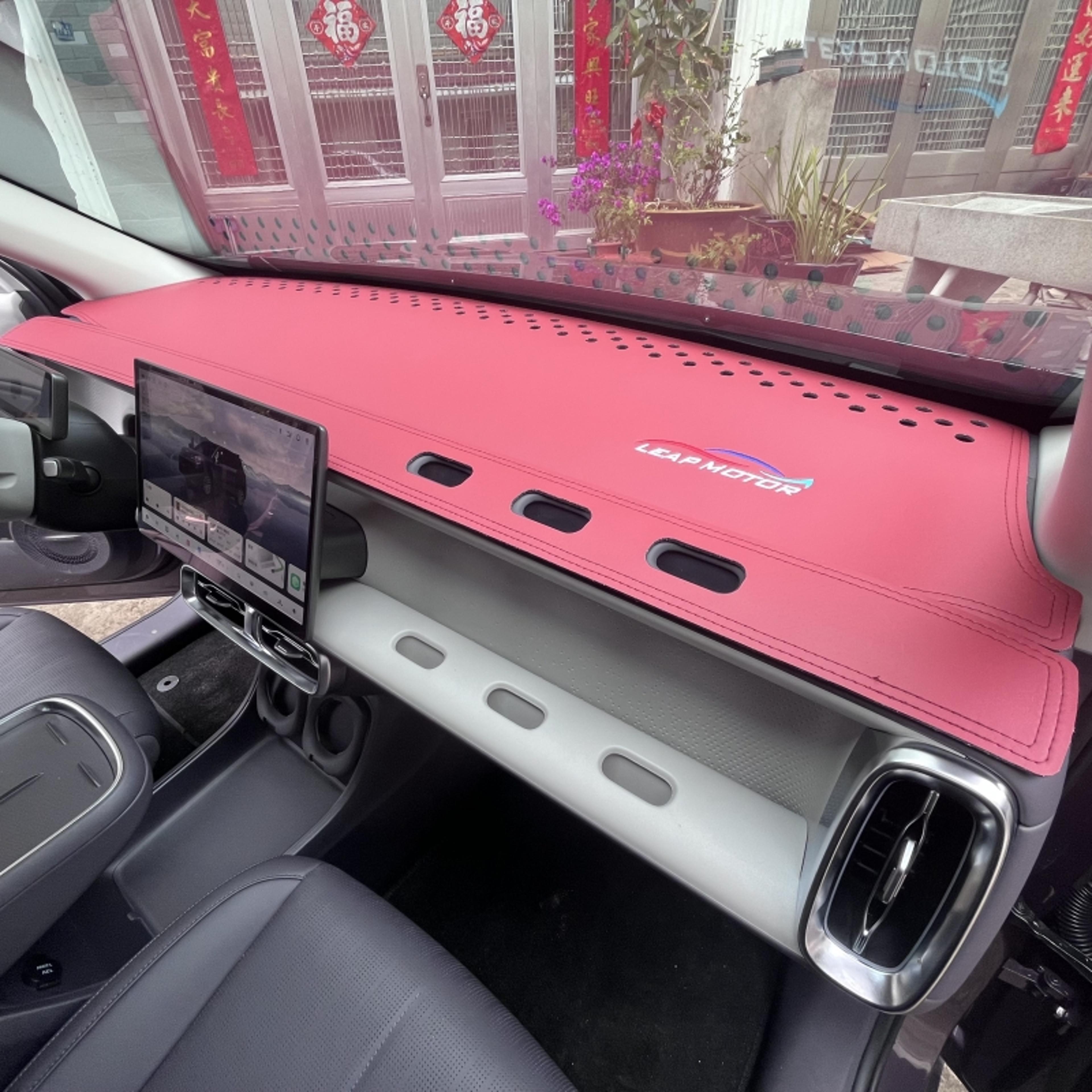 Anti UV Dashboard Cover And Non Slip Dash Mat 2
