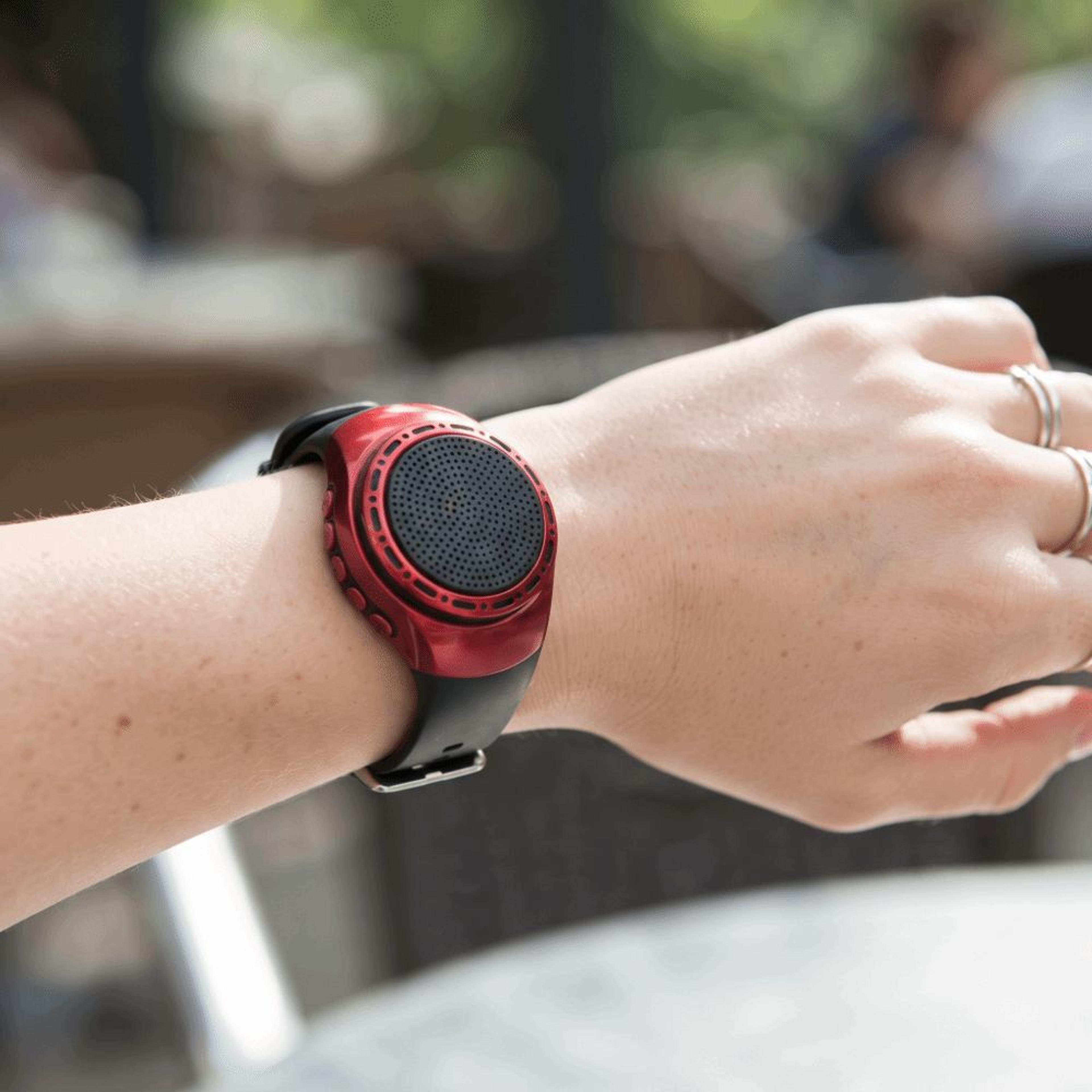 Wearable Bluetooth Speaker Wrist Watch With TF Card LED Lights  Hands Free Calling 2