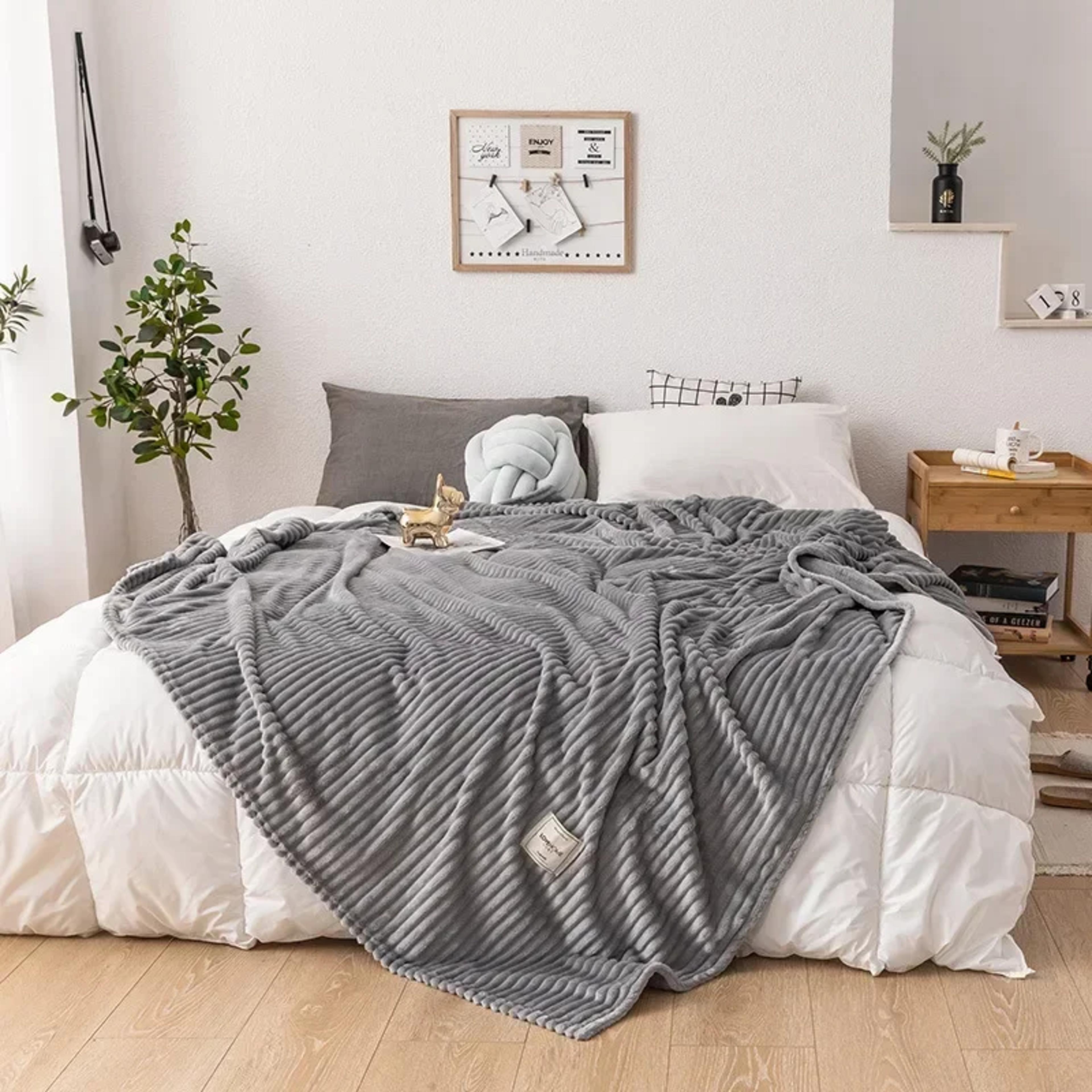 Ultra Soft Flannel Blanket Thick Plush Cozy Bed  Sofa Throw For Year Round Comfort 7