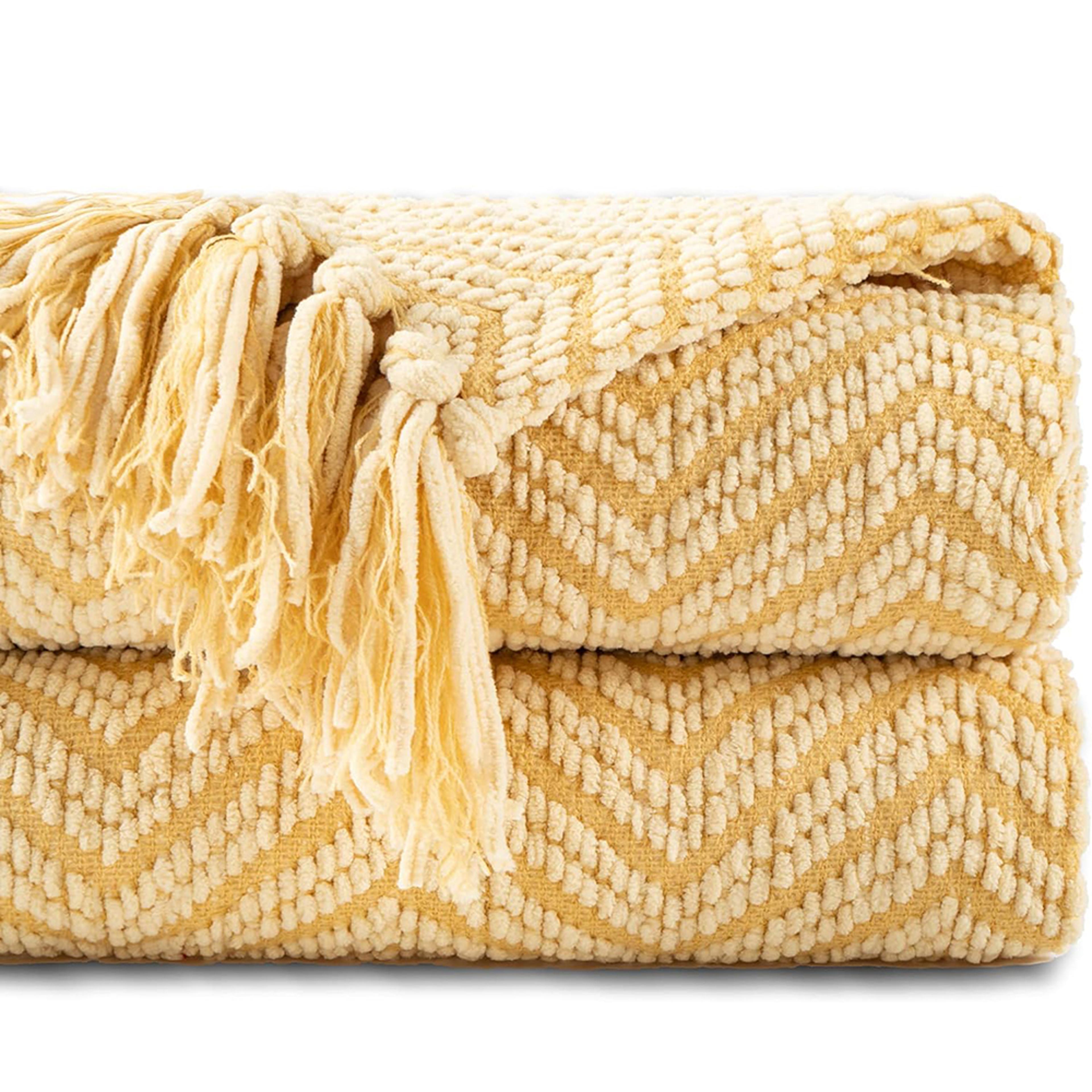 Battilo Chenille Throw Blanket Soft Thick Knitted Throw Blanket For Couch Sofa  Bed Decor 0