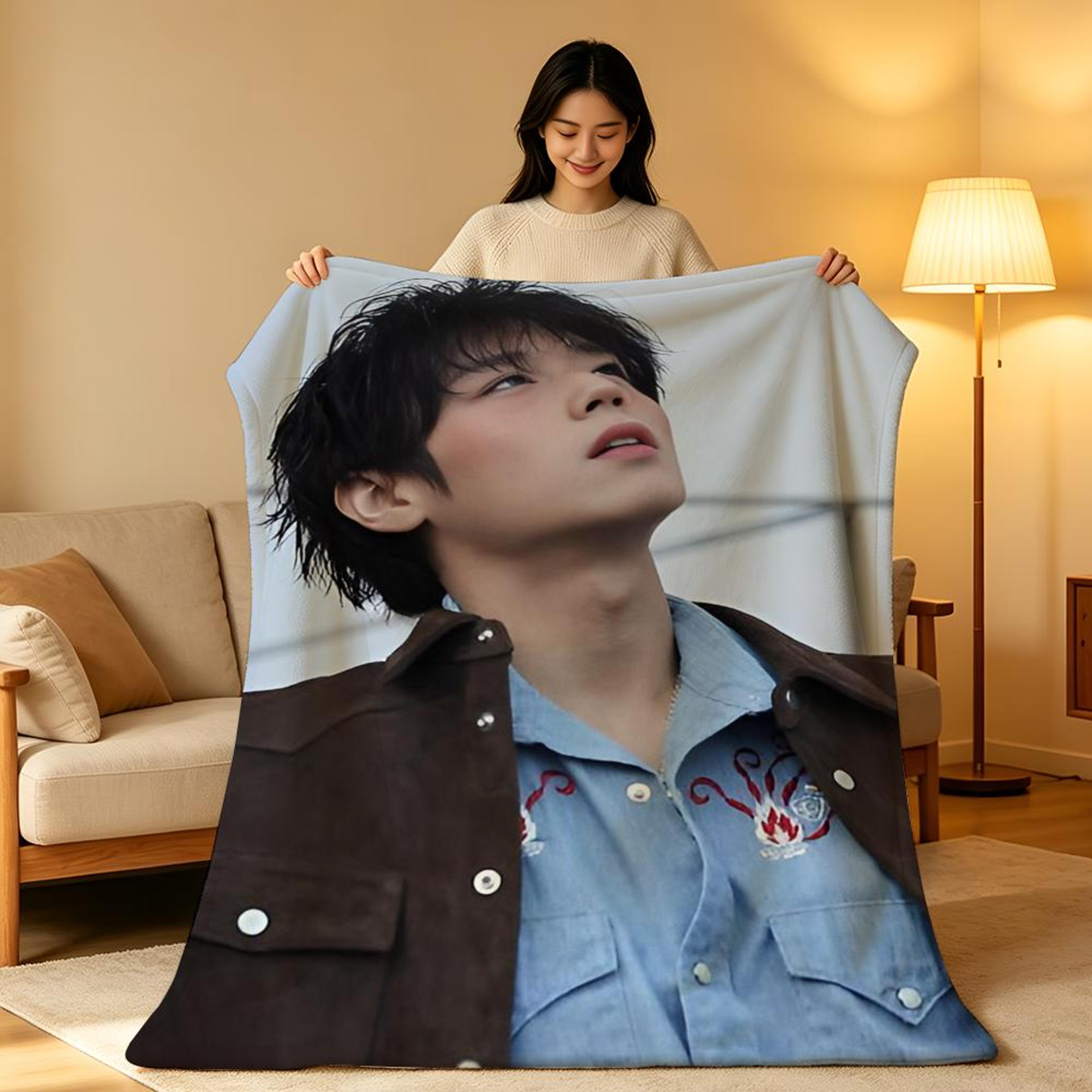 Plush Fleece Throw Blanket Soft K Pop Throw Blanket For Sofa Bed  Travel 0