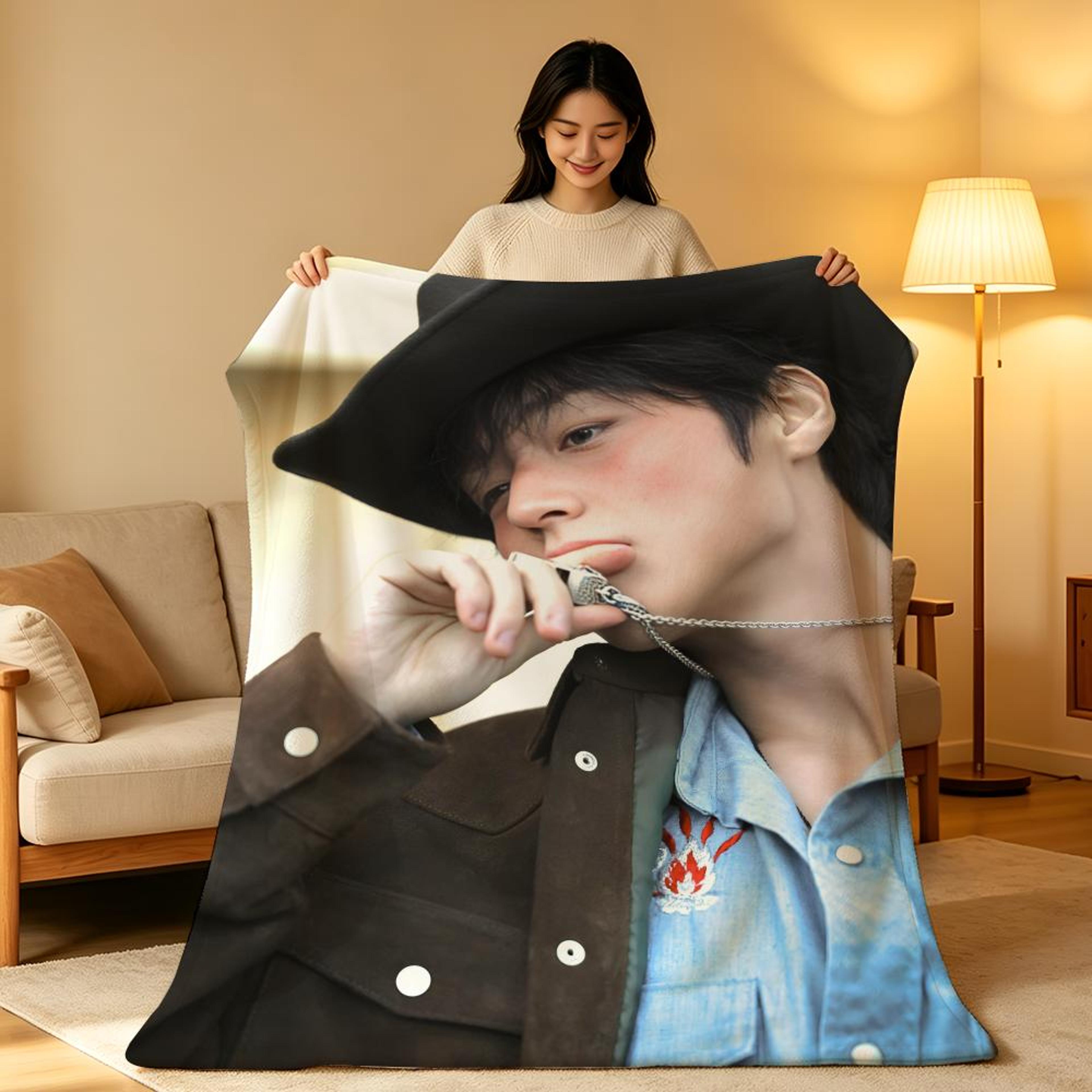 Plush Fleece Throw Blanket Soft K Pop Throw Blanket For Sofa Bed  Travel 2