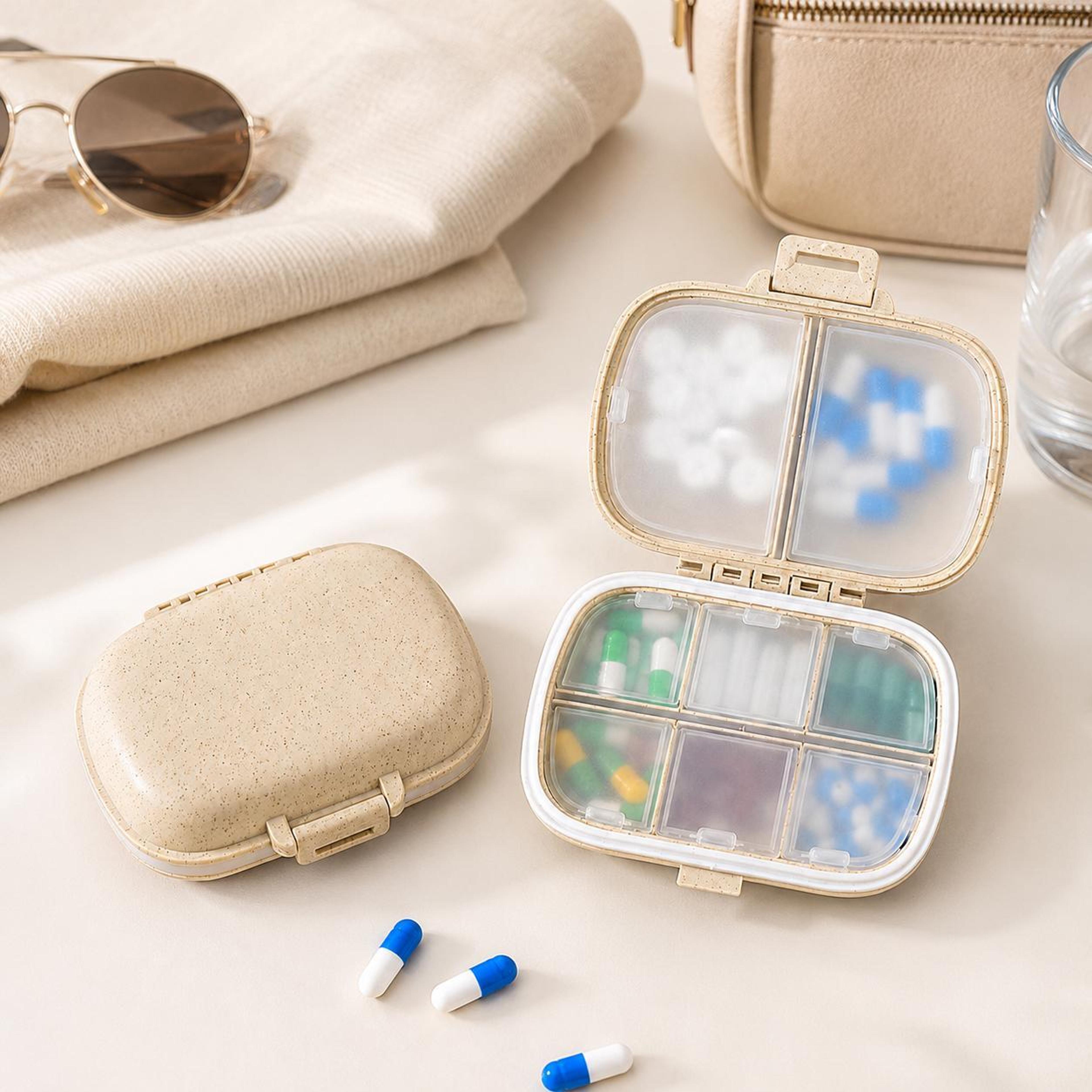 travel pill organizer 8 compartments with moisture resistant lids