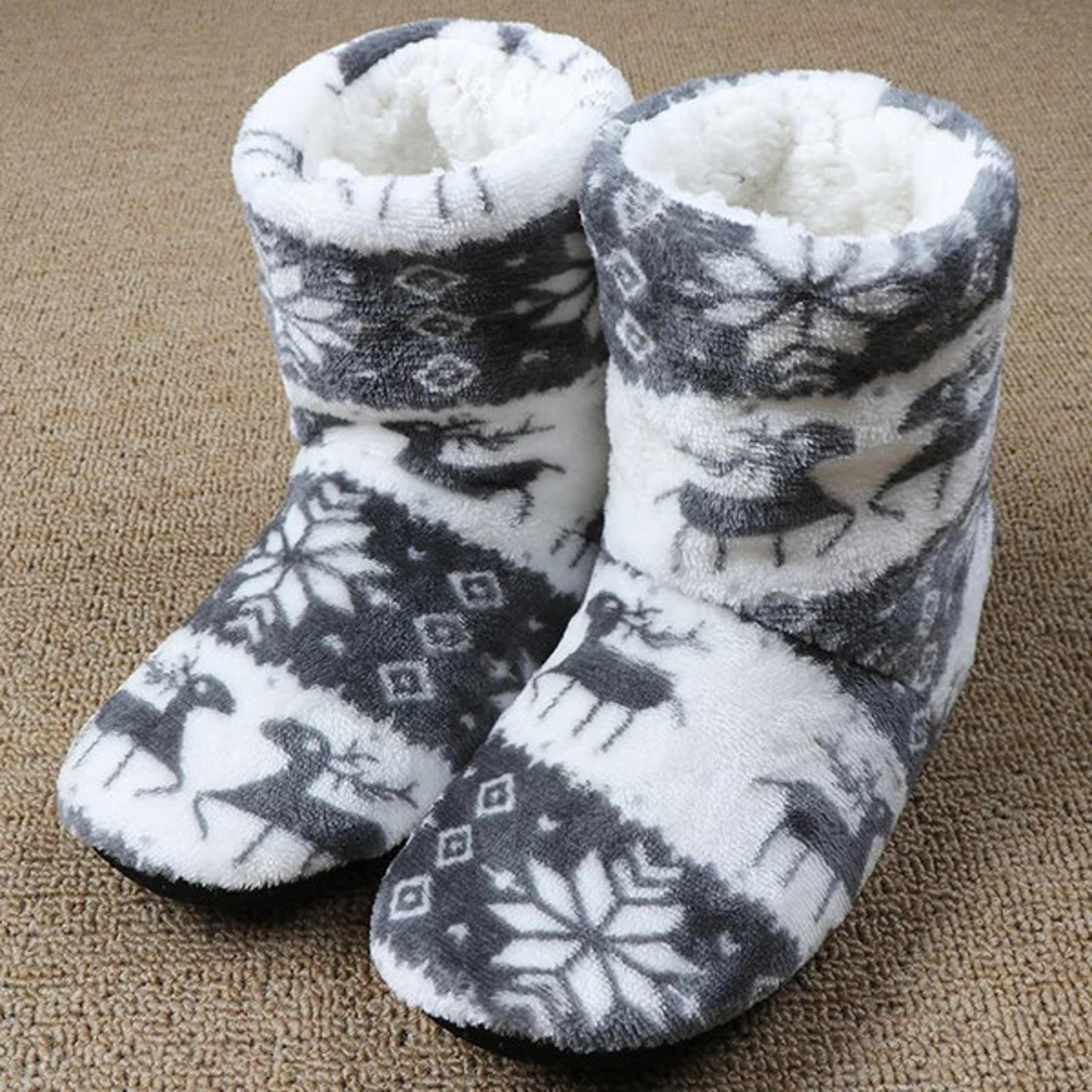 Fluffy Fuzzy & Cute Christmas Reindeer Slippers 1.jpg