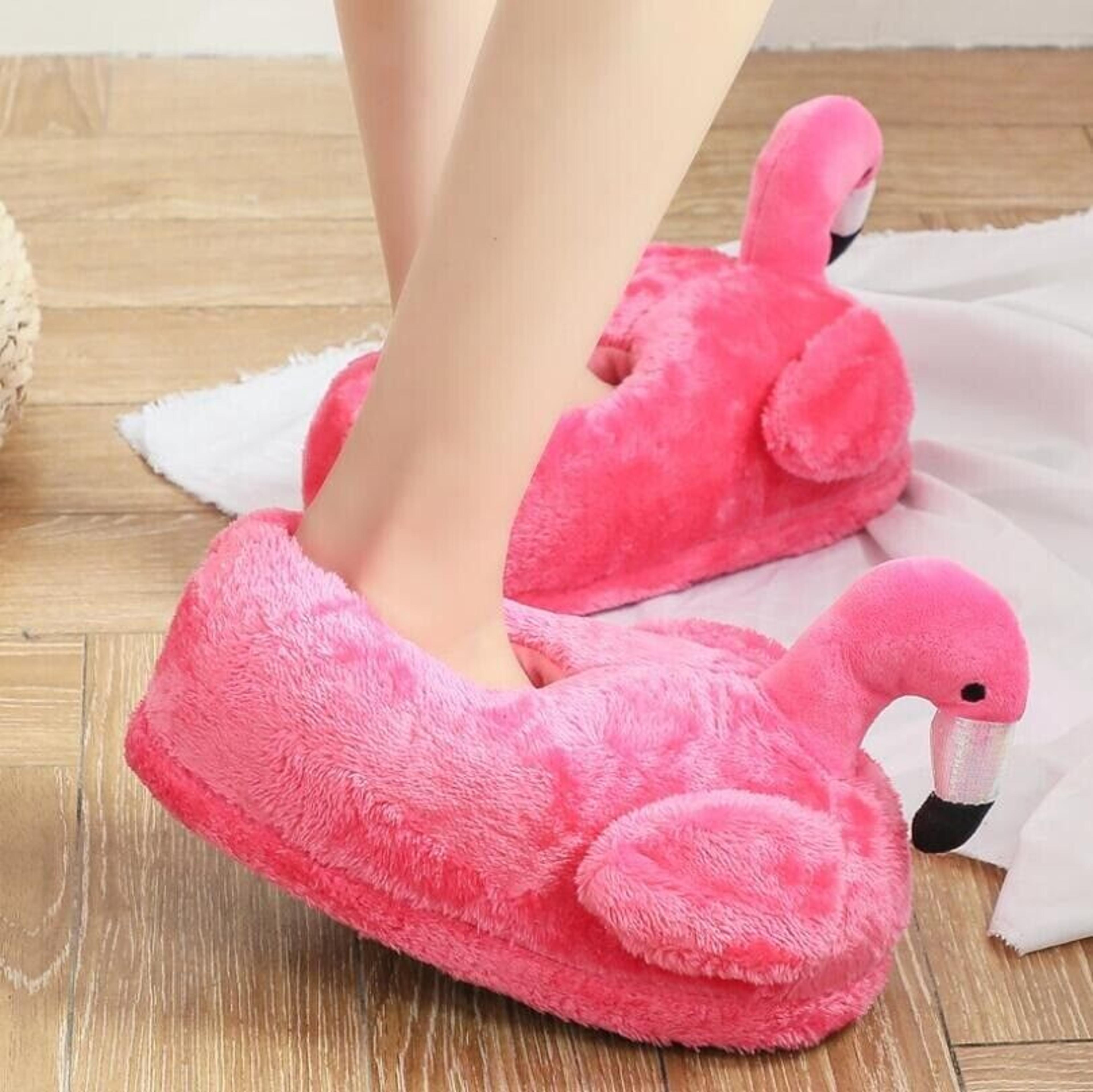 Plush Pink Flamingo Slippers (2).jpg