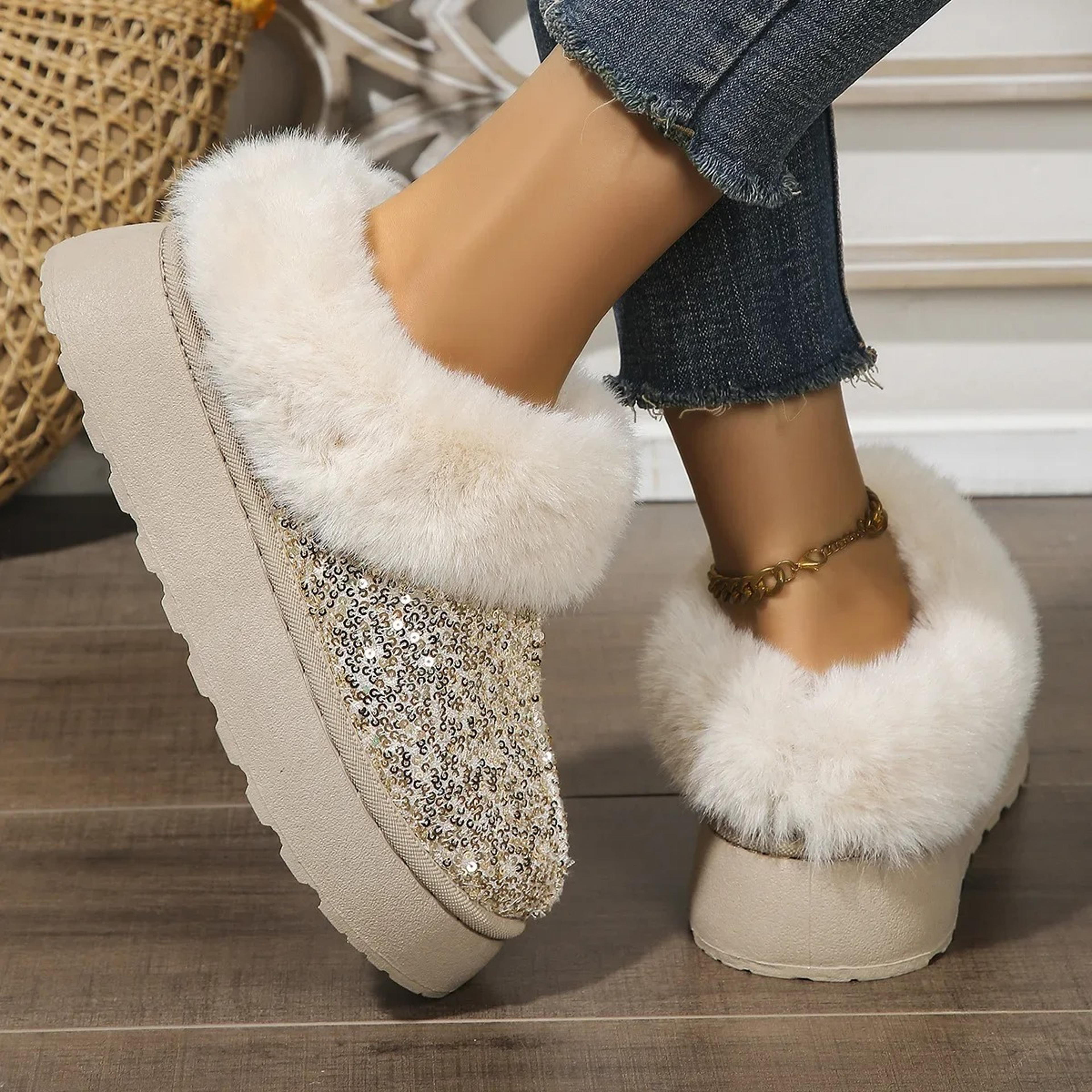 best Fashionable Fur Upper Slippers