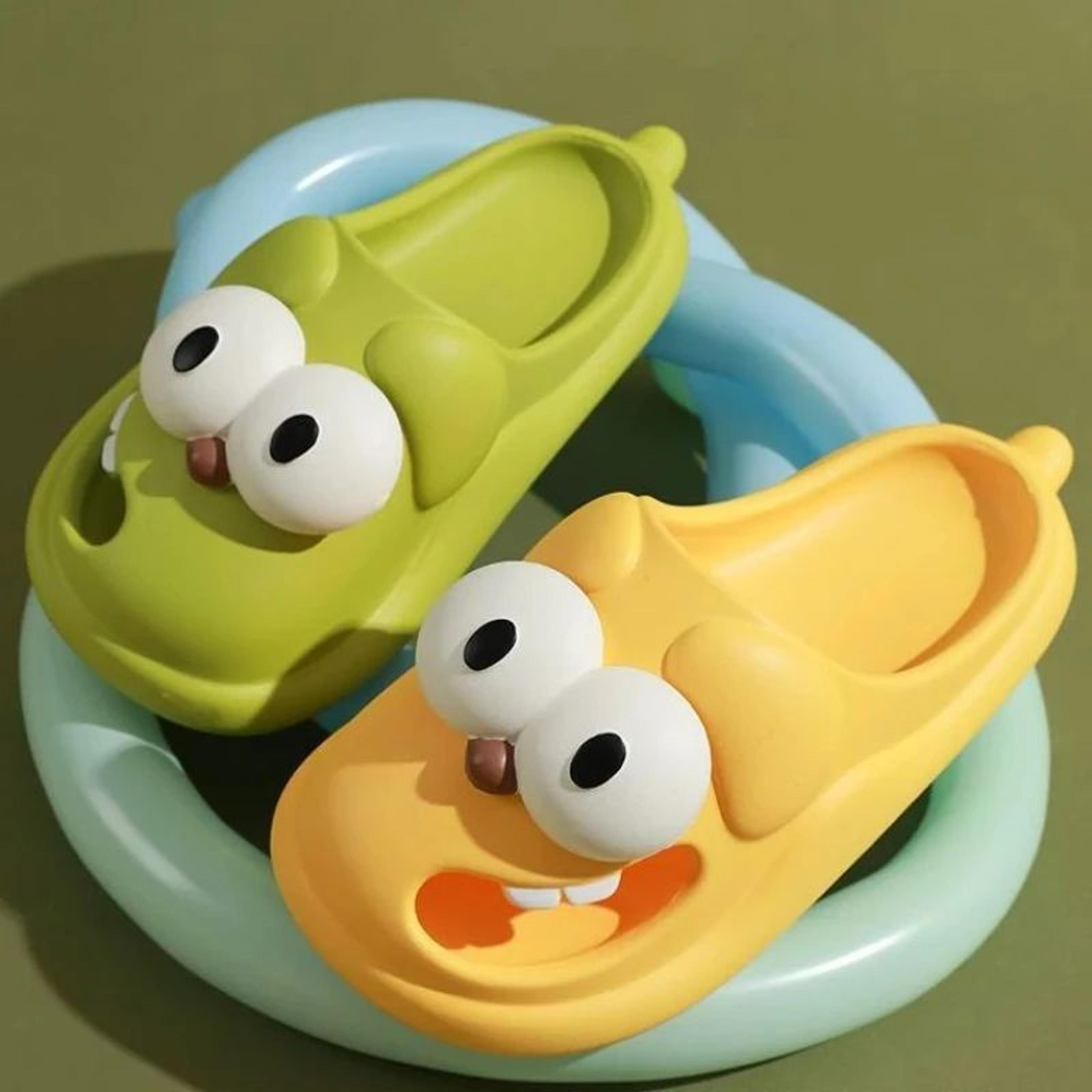 Big Eye Dog Fun Cartoon Slippers Tongue Kiss Slippers For Indoor  Outdoor Use 3