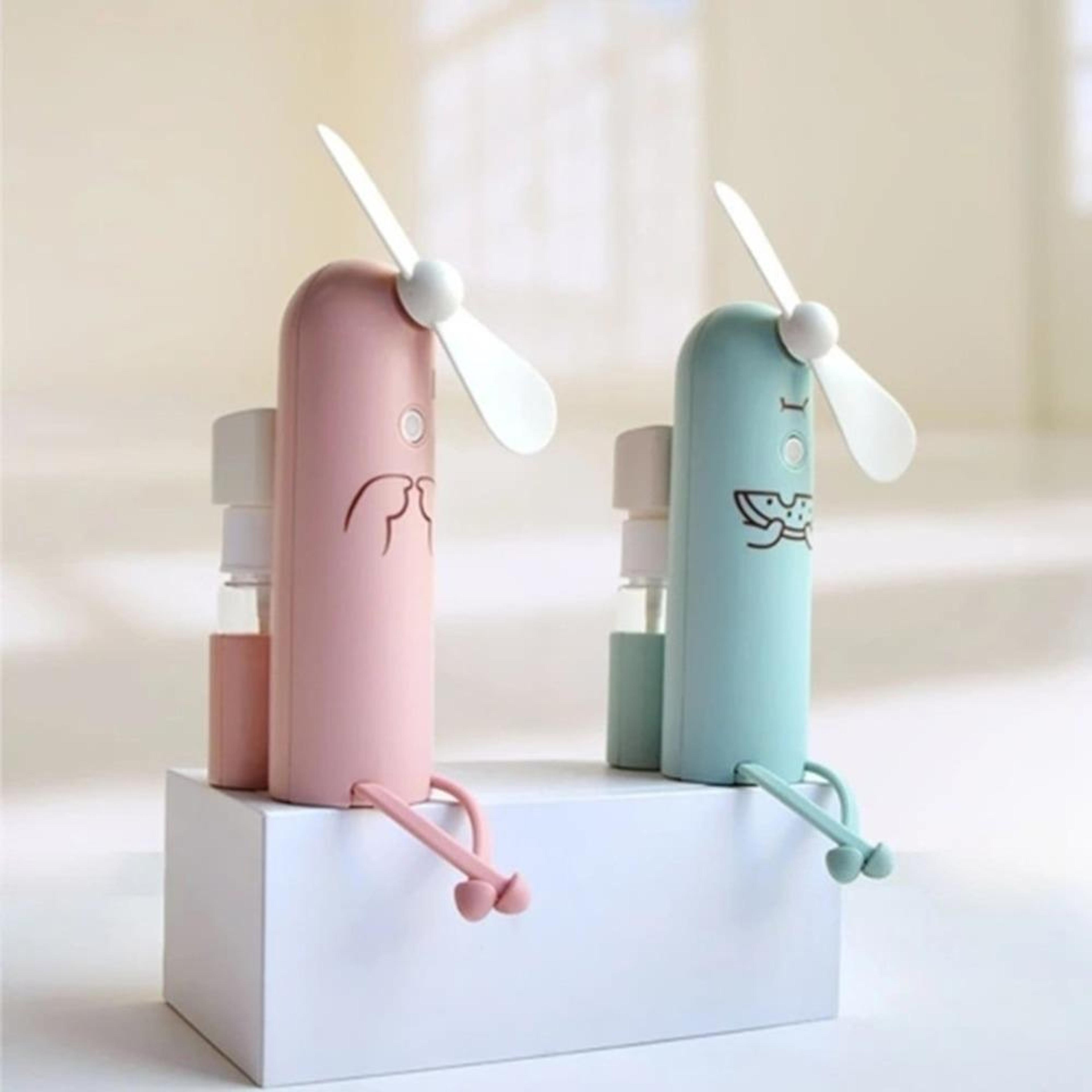 Portable USB Fan With Phone Stand And Mini Spray Mist Cartoon Rechargeable Desk Fan 3