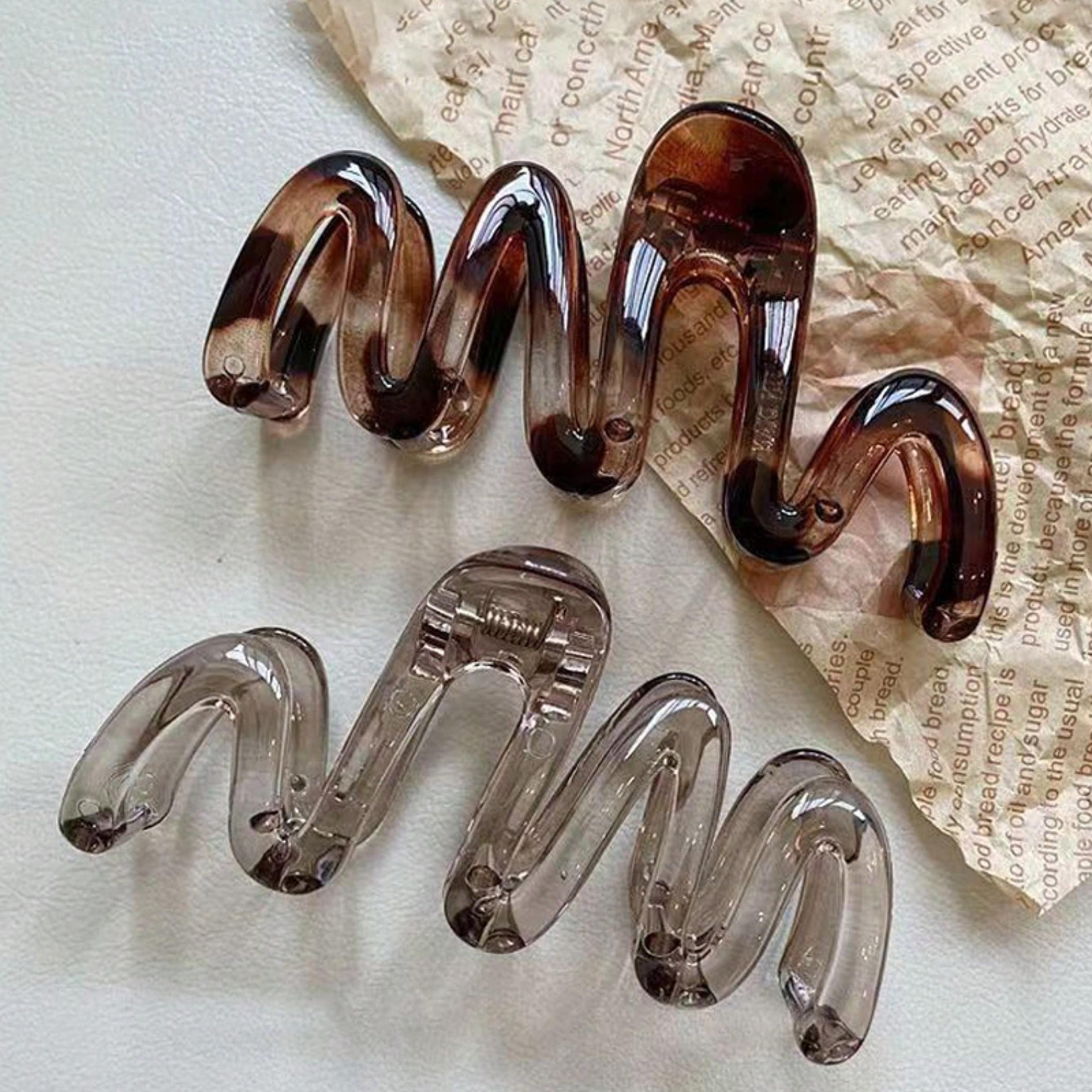 trendy y2k hair clips for women,large 11cm glossy wavy claw clips amber brown, 2pcs,minimalist 90s retro hair accessory