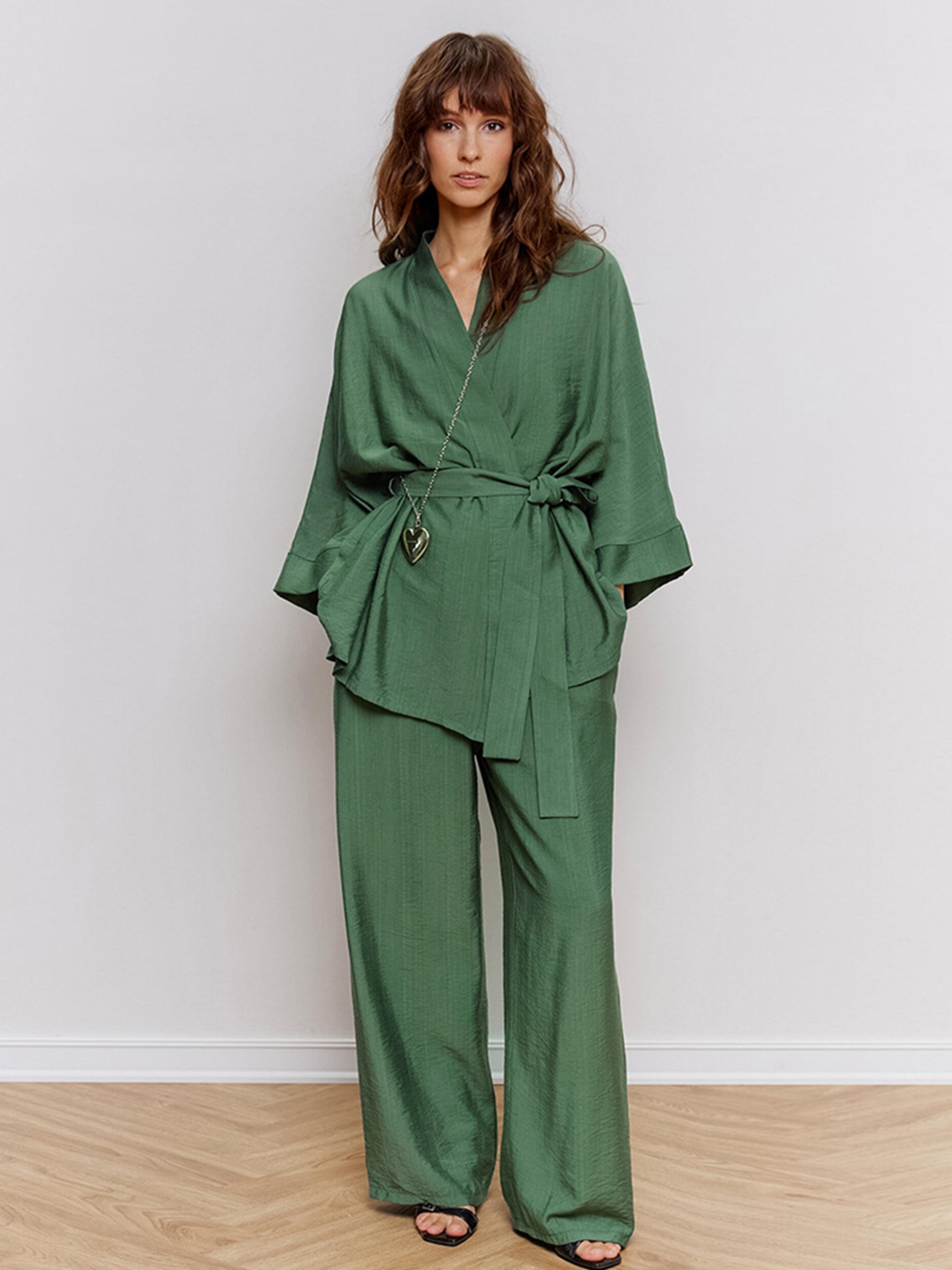 Womens Long Sleeved Pajama Set Autumn Green Lace Up Pajamas Loose Pants Leisure Home Clothing Set 5