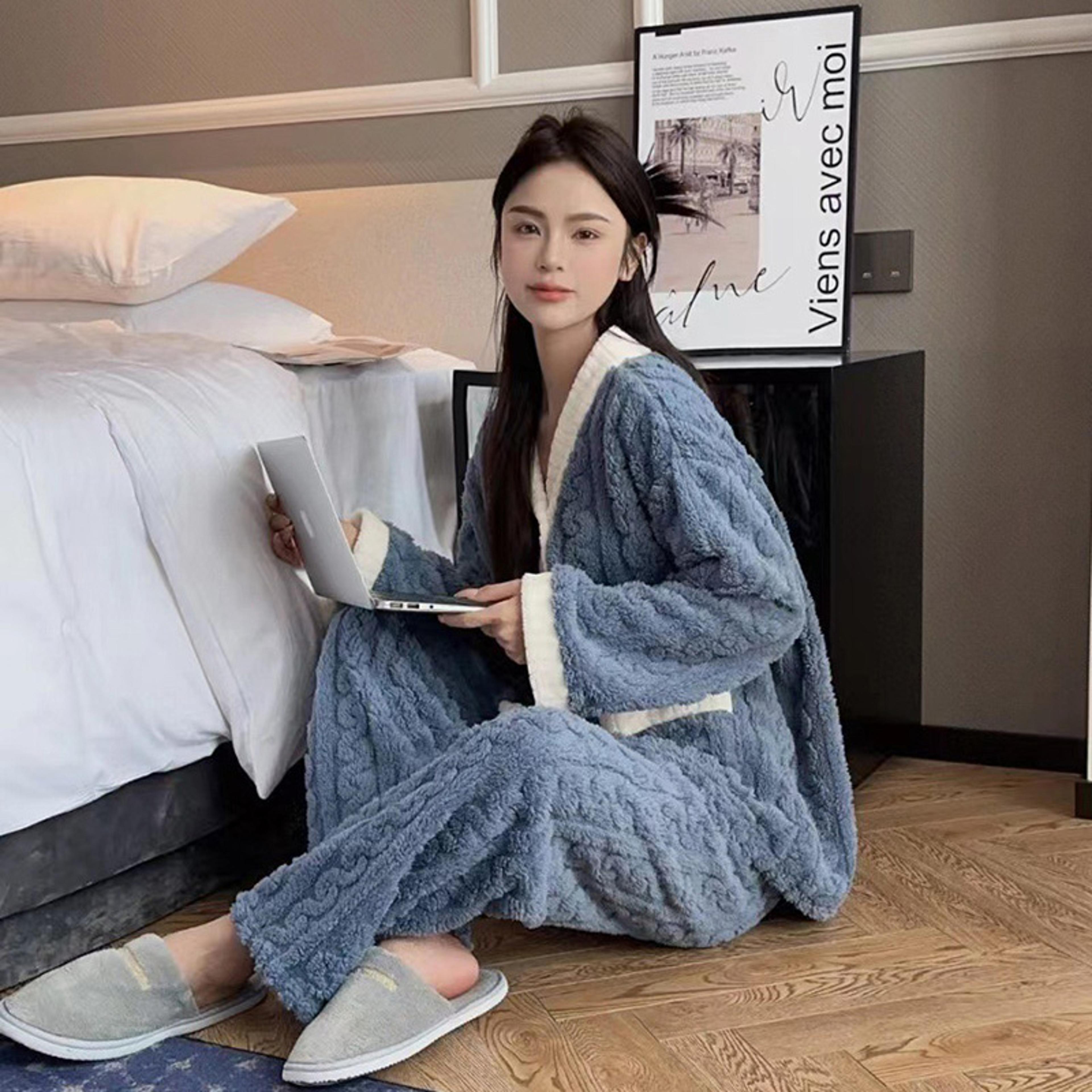 Autumn And Winter Pajamas Women Thickened Padded Warm Coral Velvet Suit Cozy Cardigan And Trousers  4