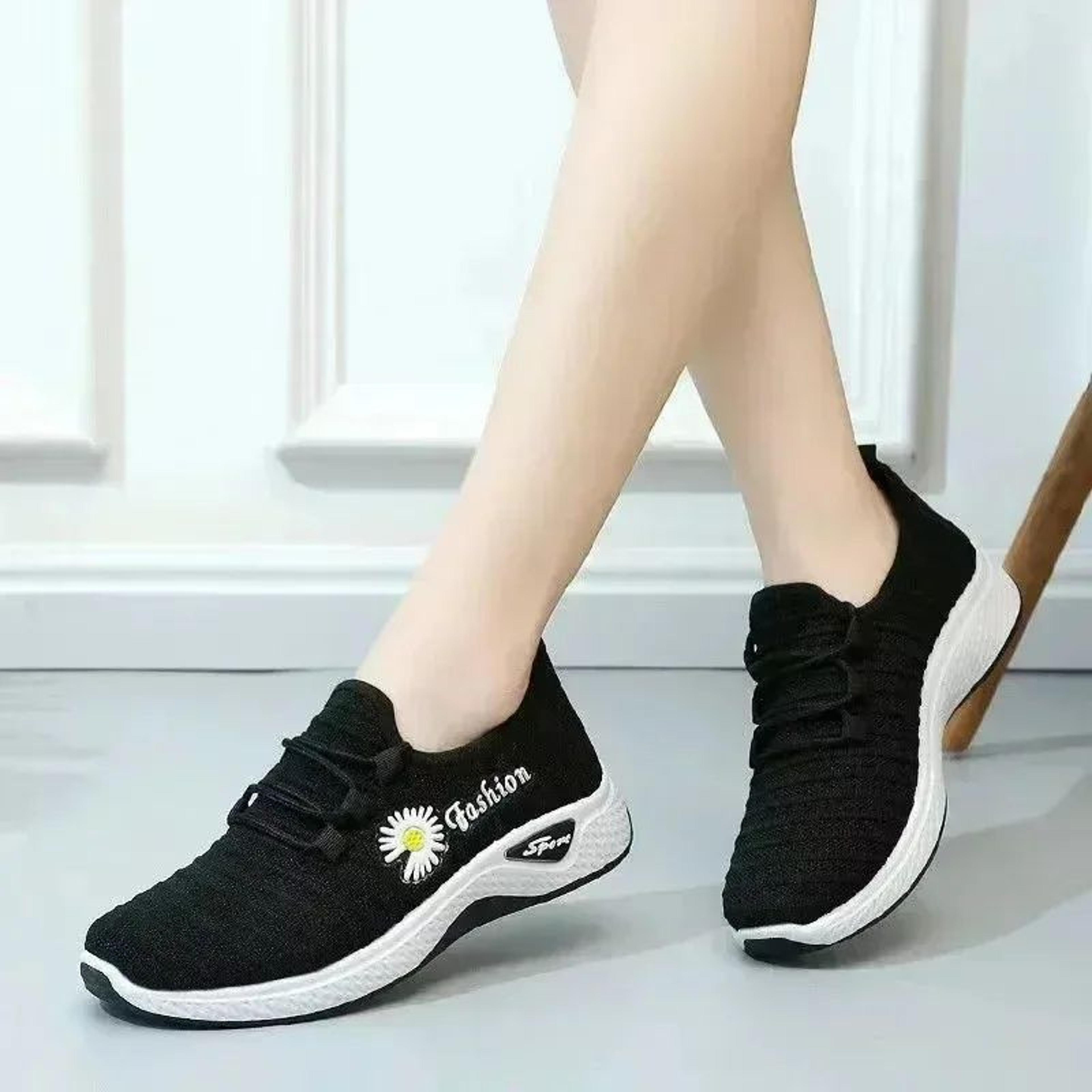 Lightweight Sneakers For Women Breathable Net Shoes With Comfortable Soft Sole Casual Adult Sneaker 3