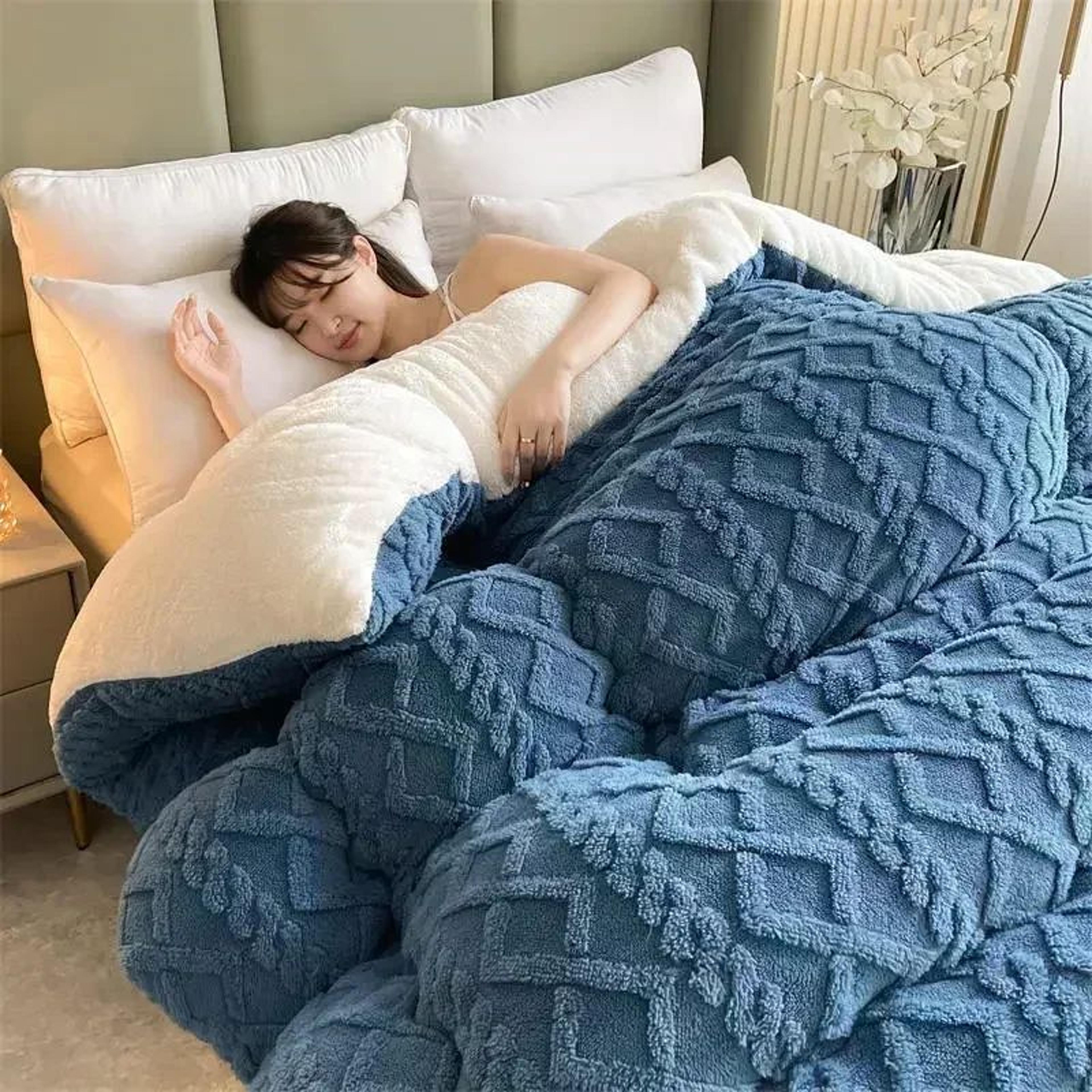 Super Thick Winter Warm Blanket For Bed Artificial Lamb Cashmere Weighted Blanket Soft Comfortable  7